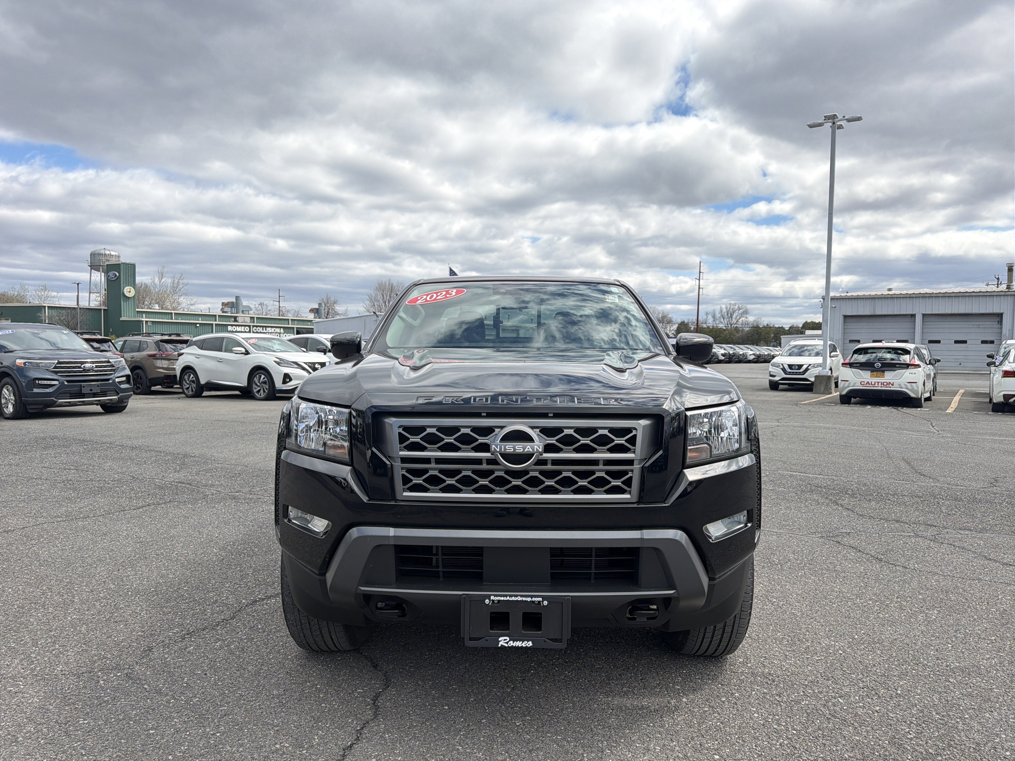 2023 Nissan Frontier SV