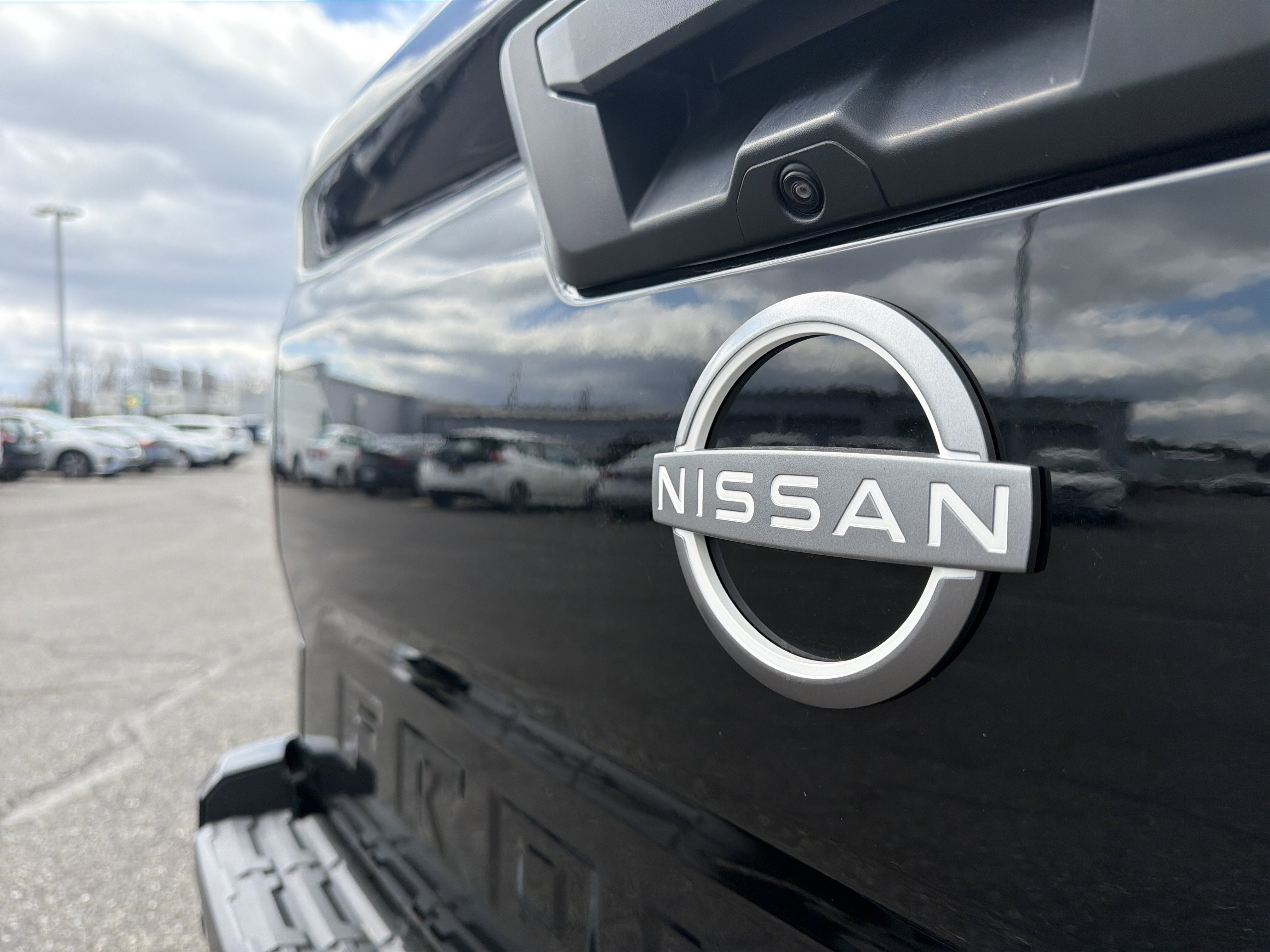 2023 Nissan Frontier SV