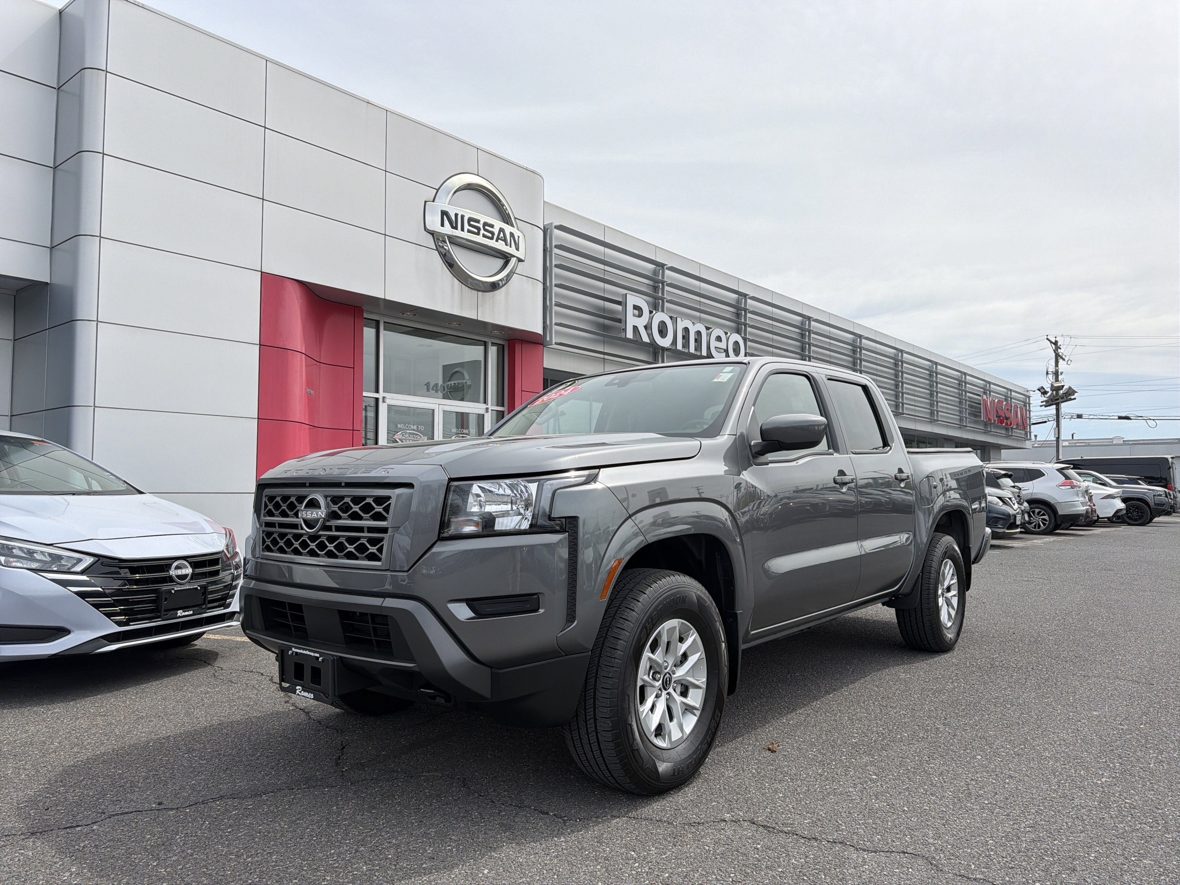 2024 Nissan Frontier SV