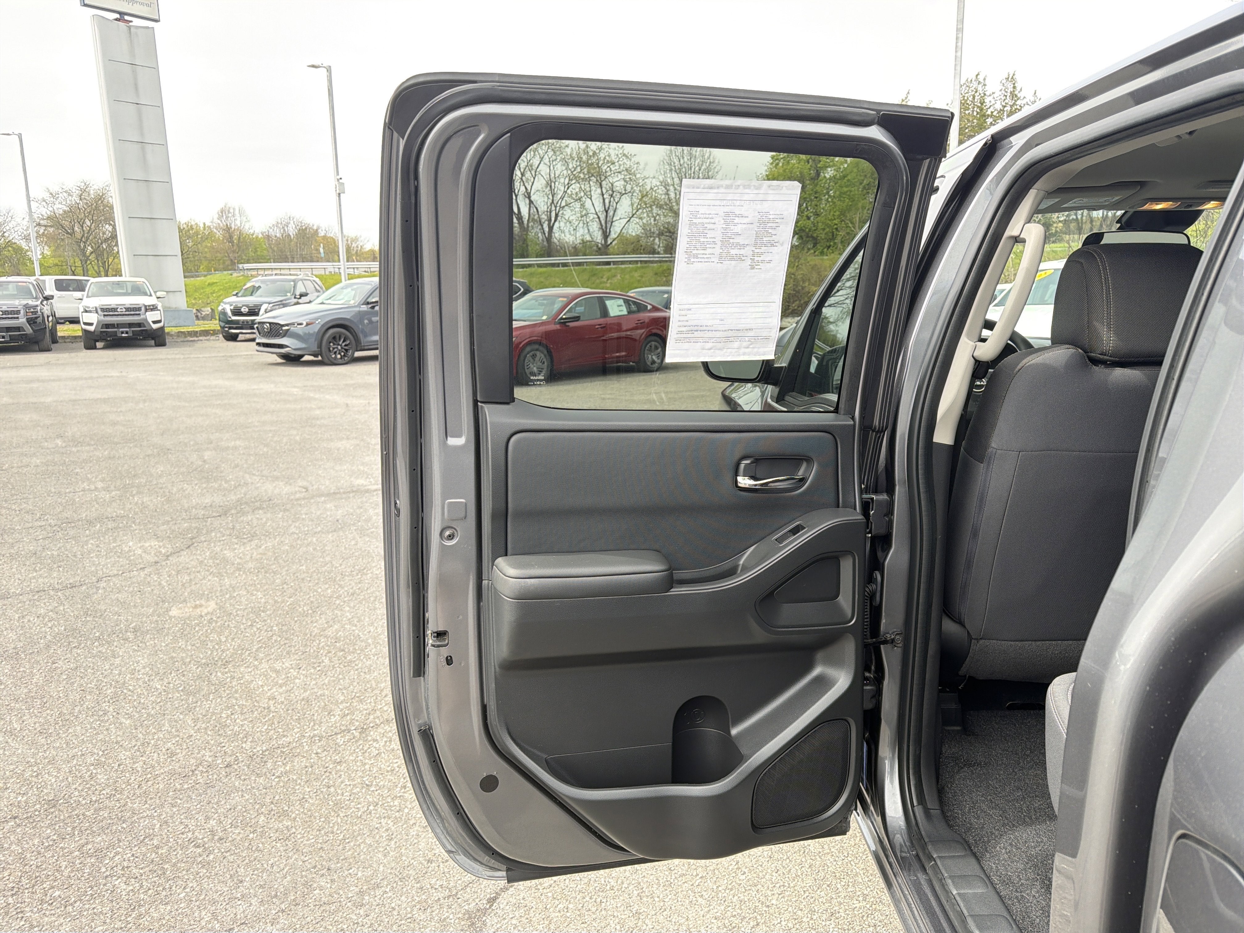 2024 Nissan Frontier SV