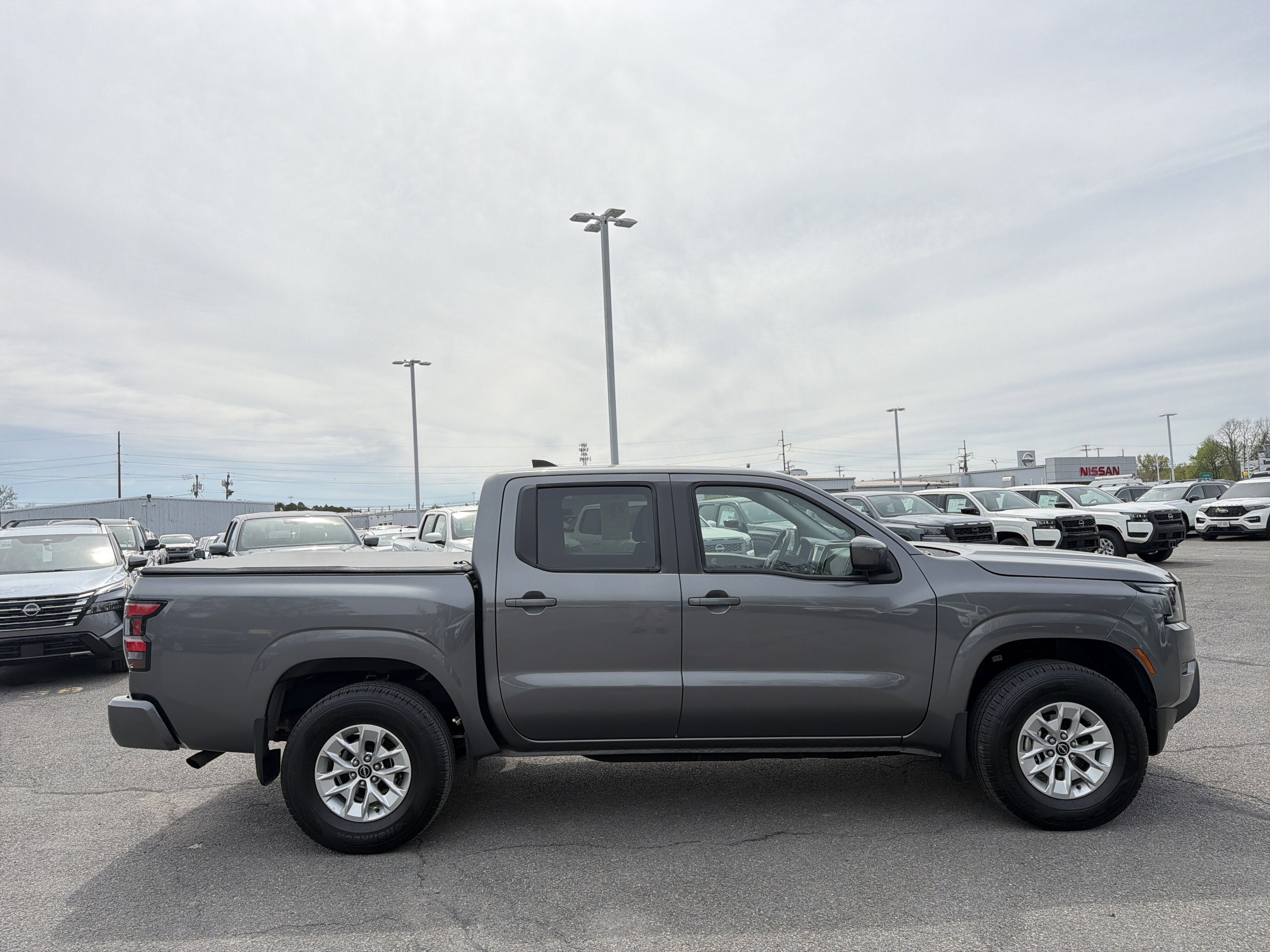 2024 Nissan Frontier SV
