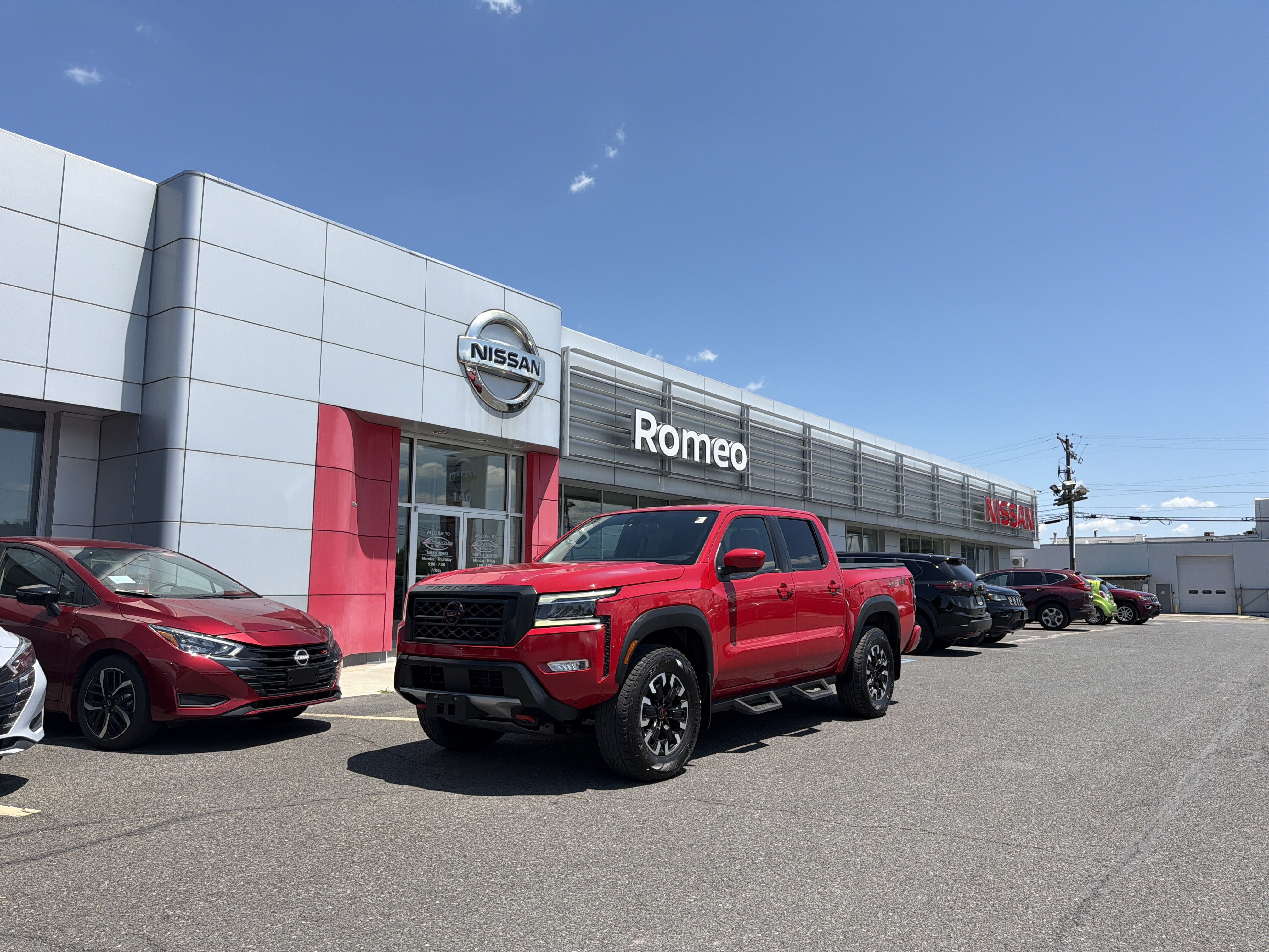 2023 Nissan Frontier PRO-4X Crew Cab 4X4's photo