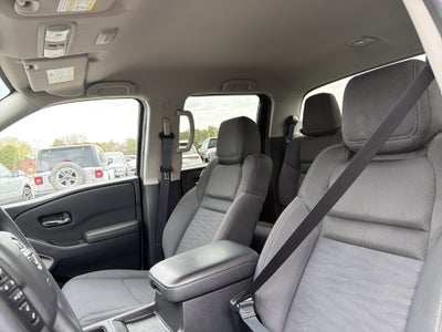 2024 Nissan Frontier SV