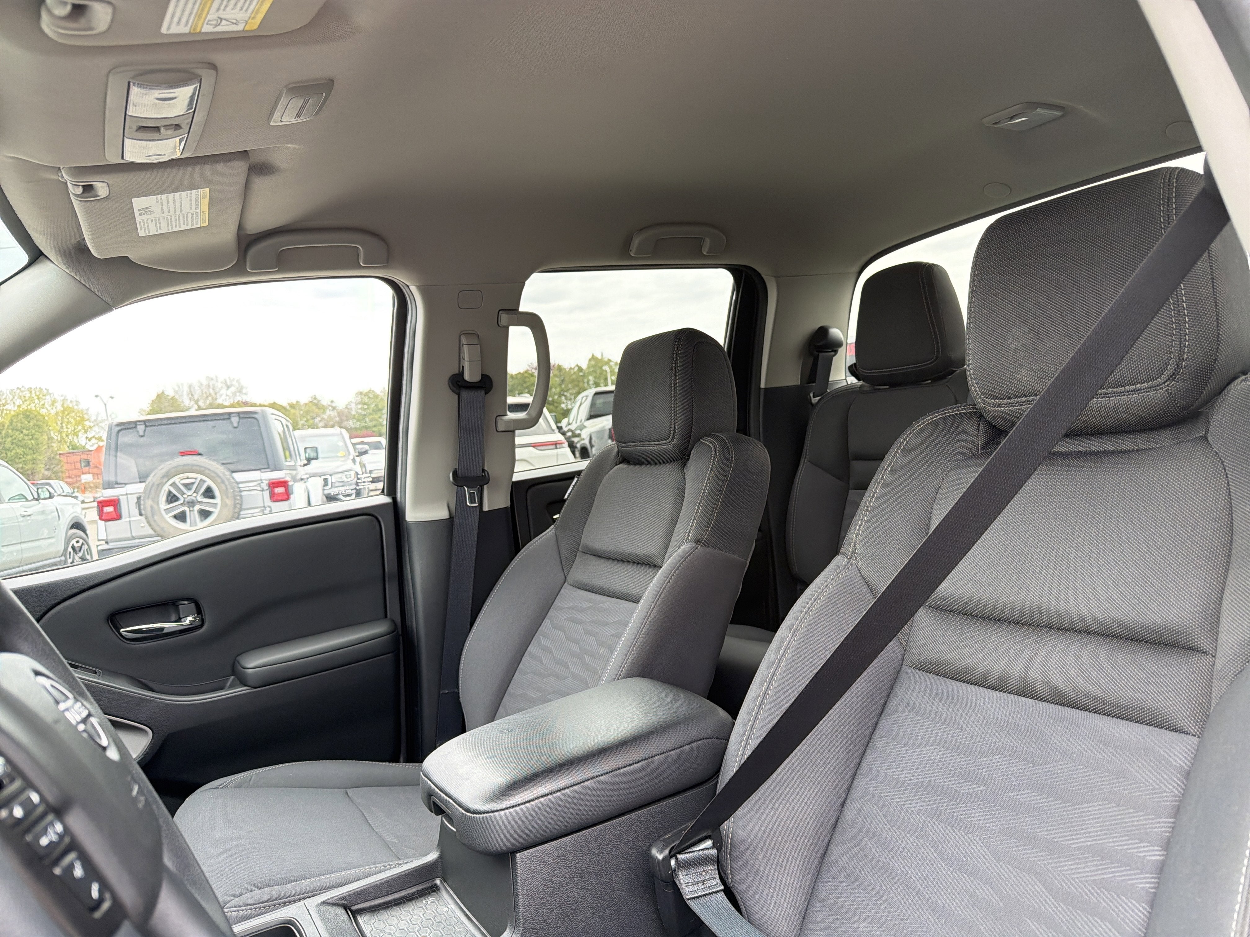 2024 Nissan Frontier SV