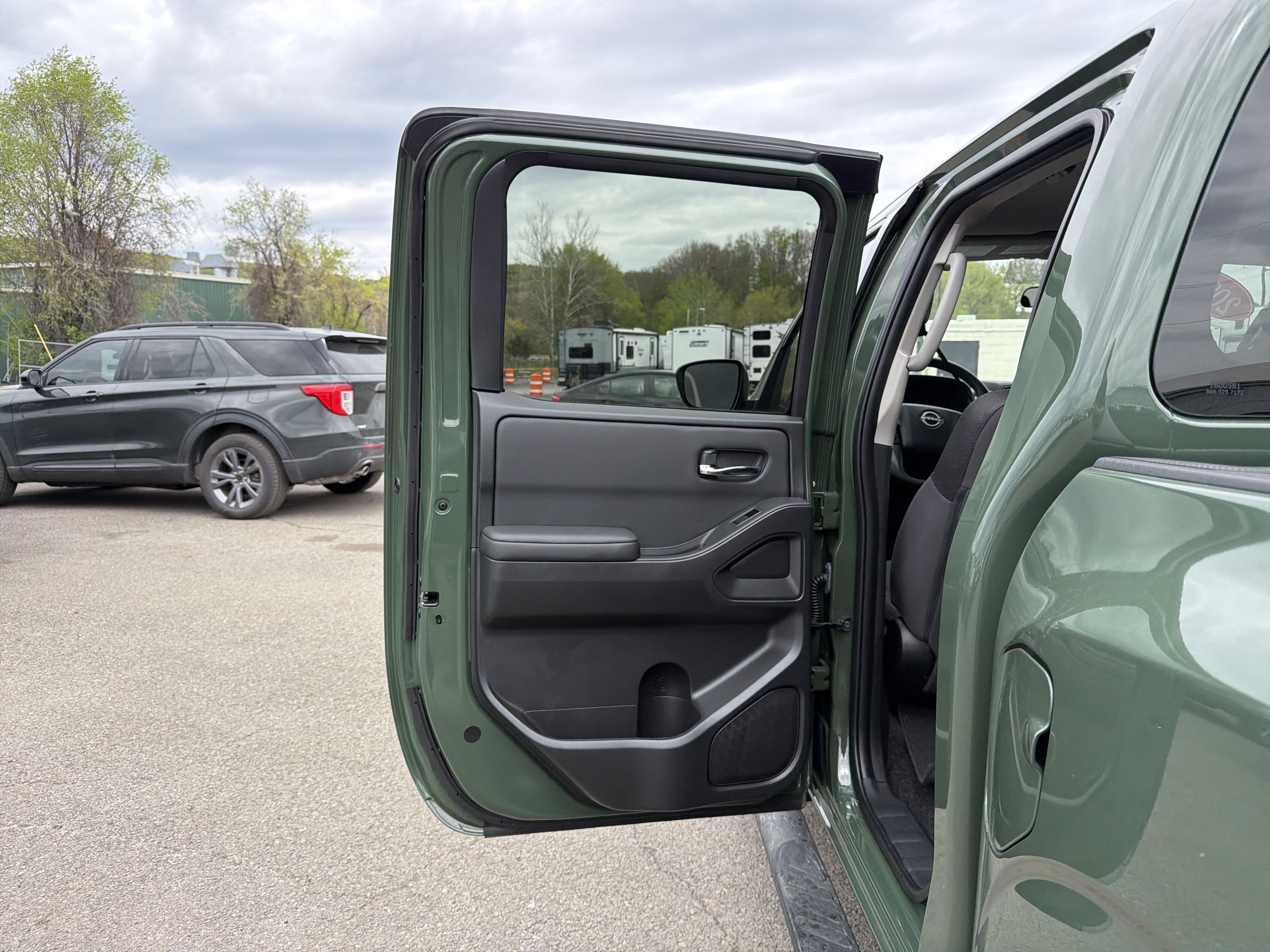 2024 Nissan Frontier SV