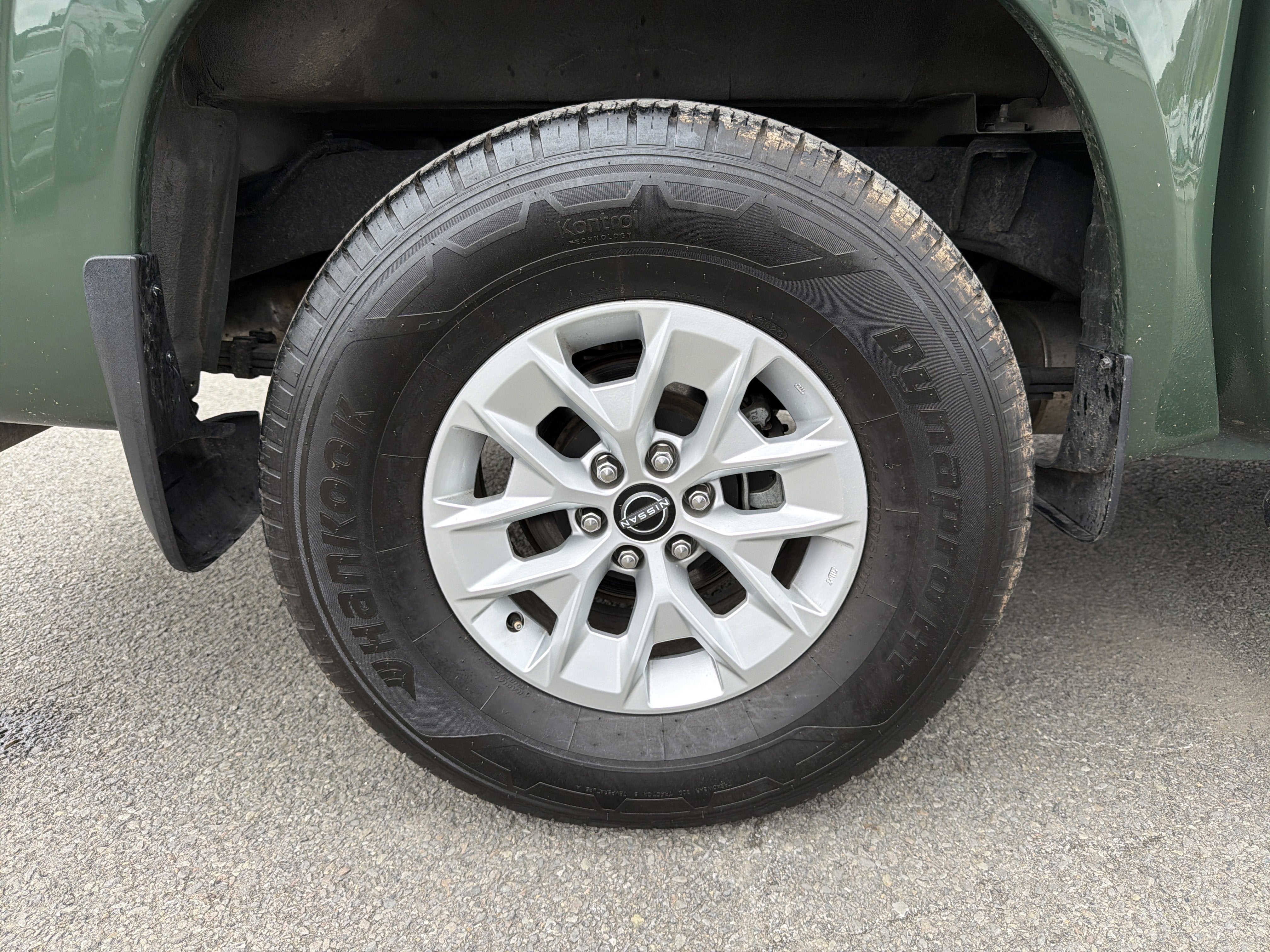2024 Nissan Frontier SV