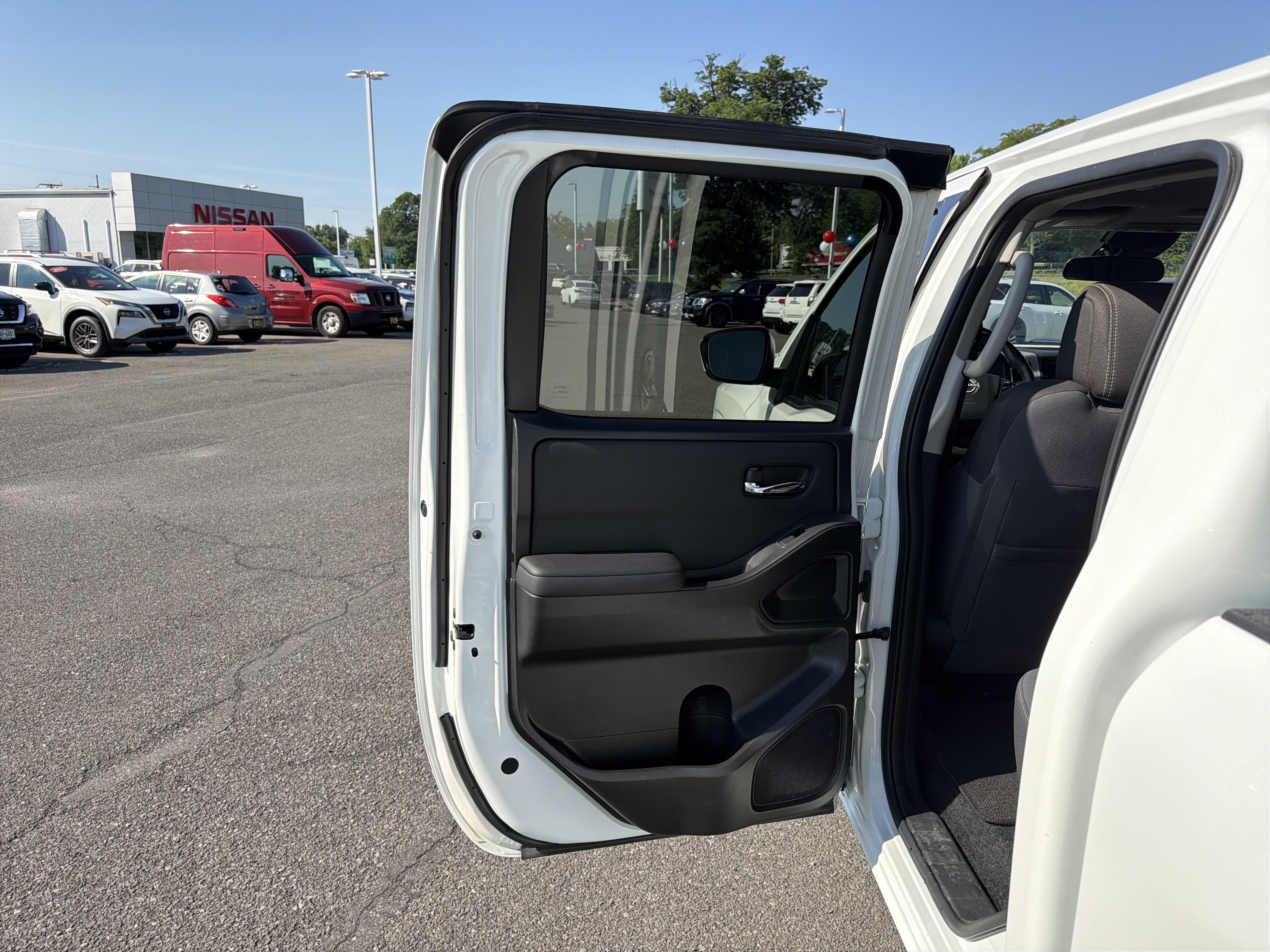 2022 Nissan Frontier SV
