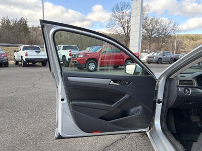 2014 Volkswagen Passat 1.8T SE