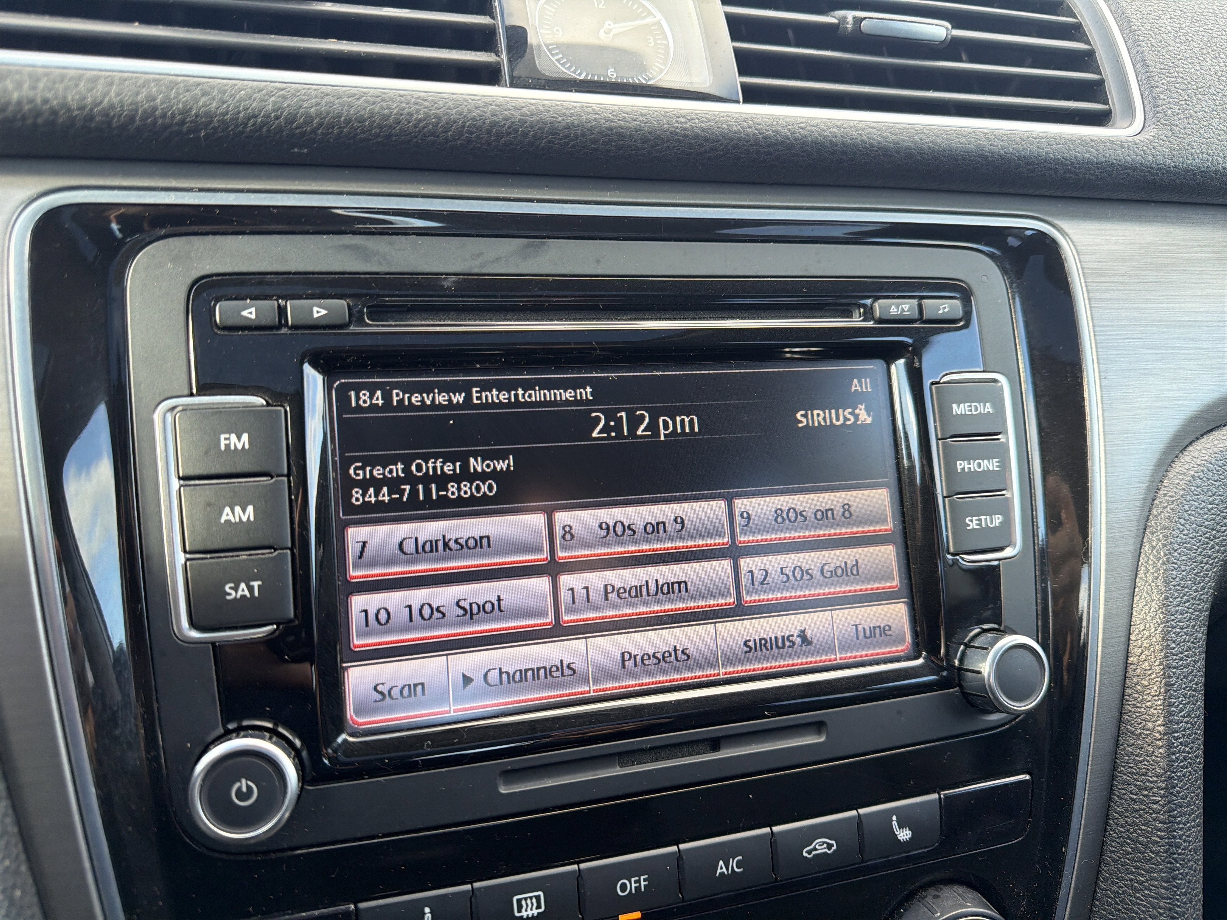 2014 Volkswagen Passat 1.8T SE