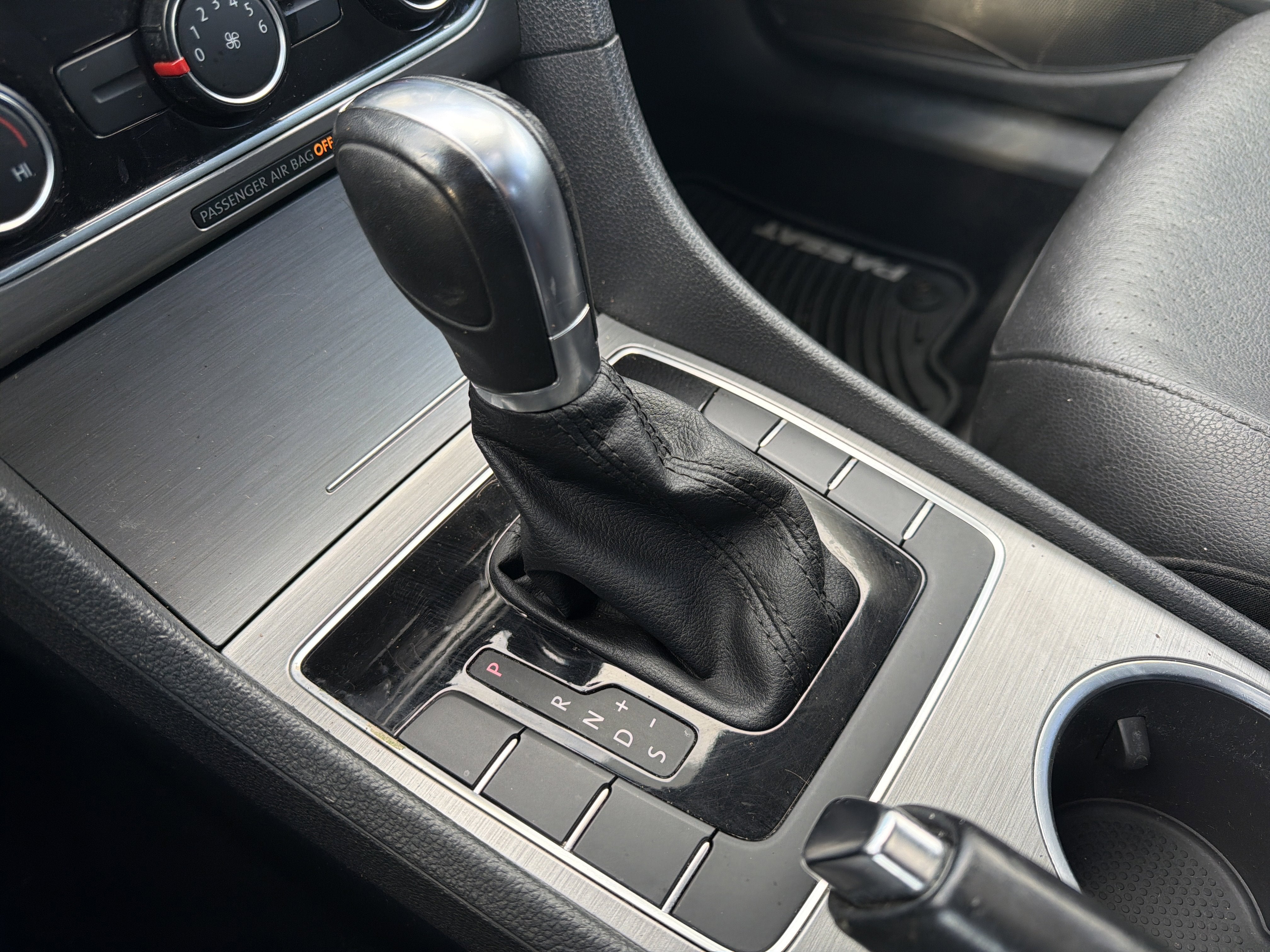 2014 Volkswagen Passat 1.8T SE