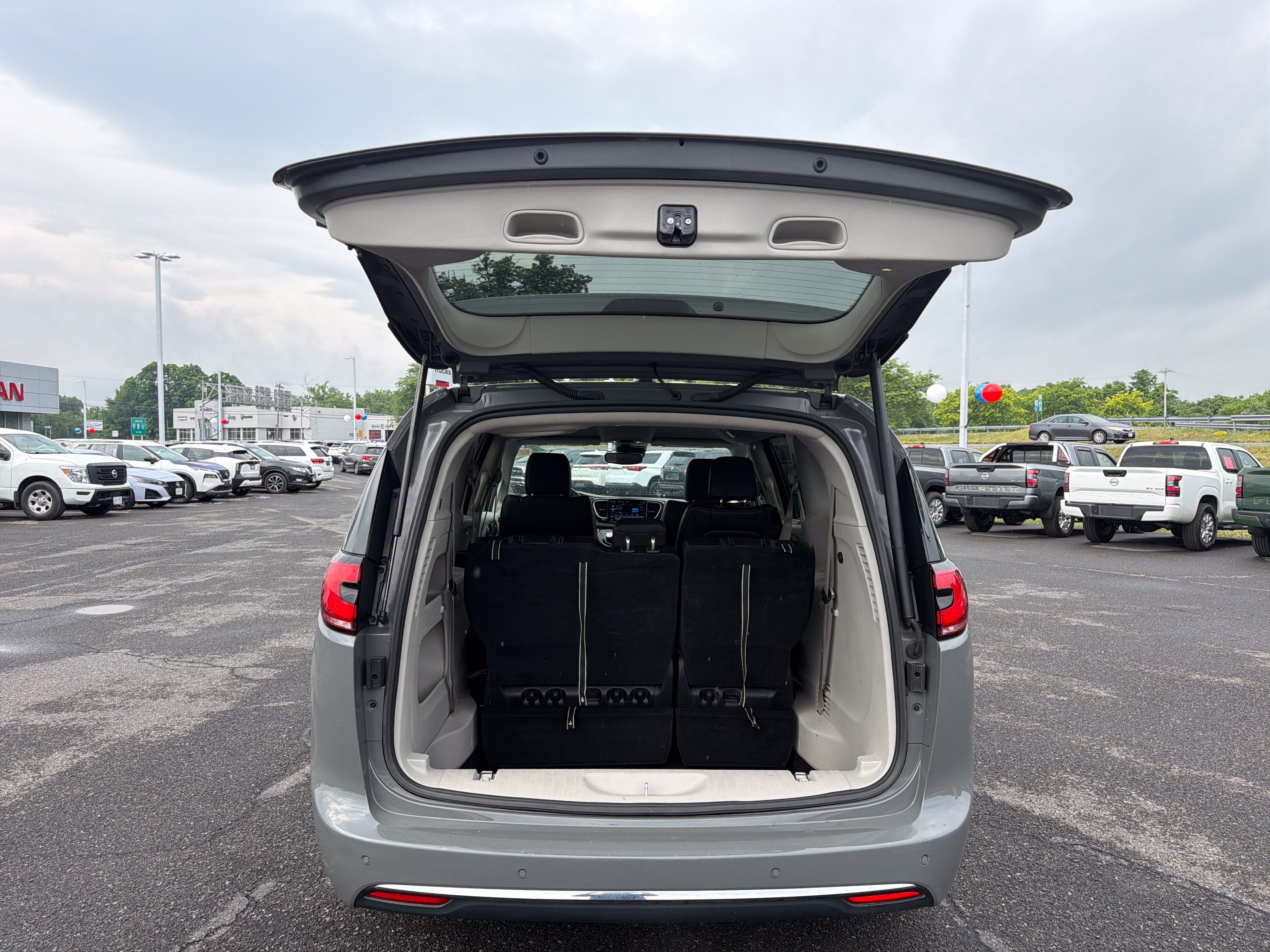 2023 Chrysler Pacifica Touring L