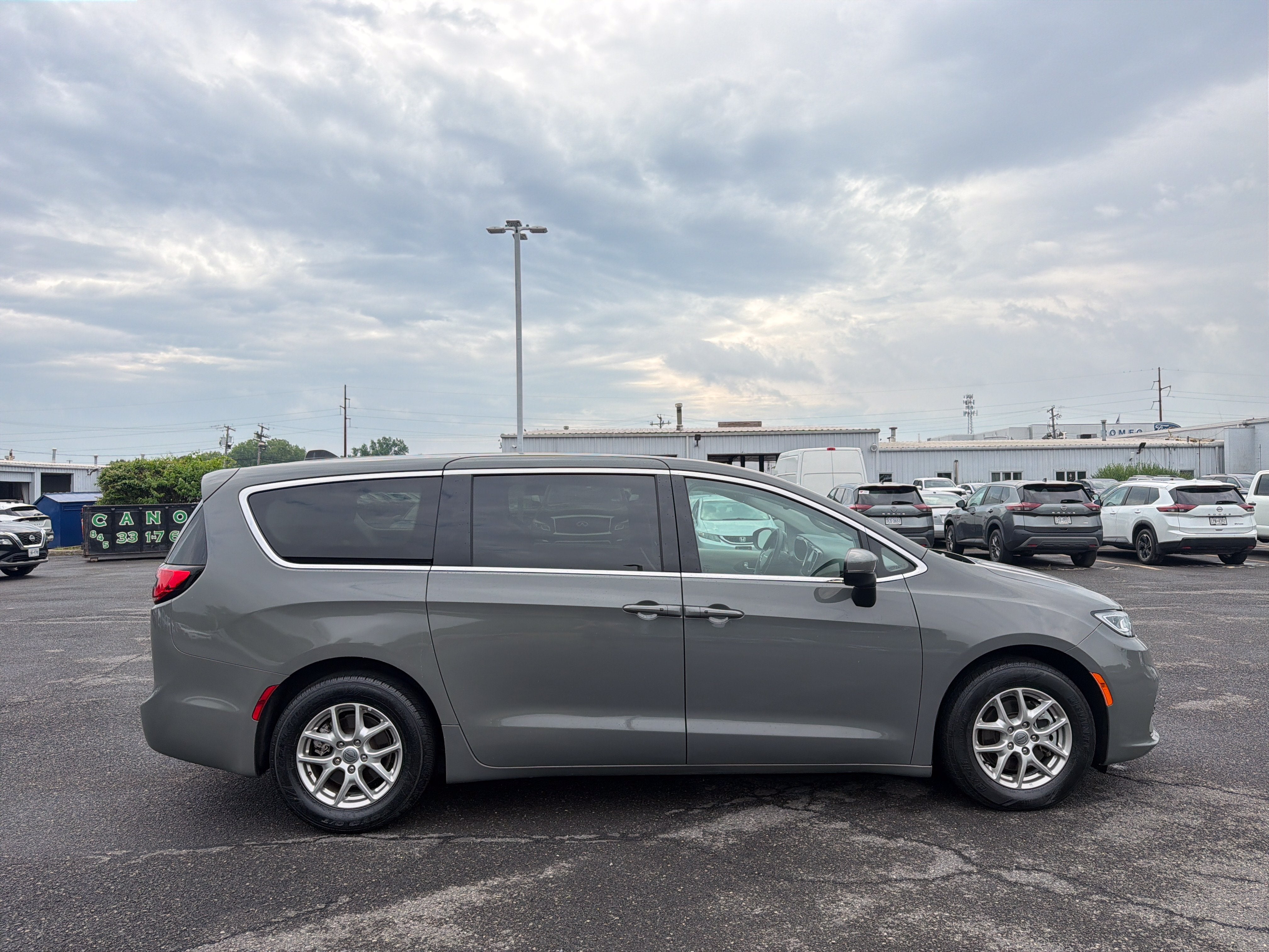 2023 Chrysler Pacifica Touring L