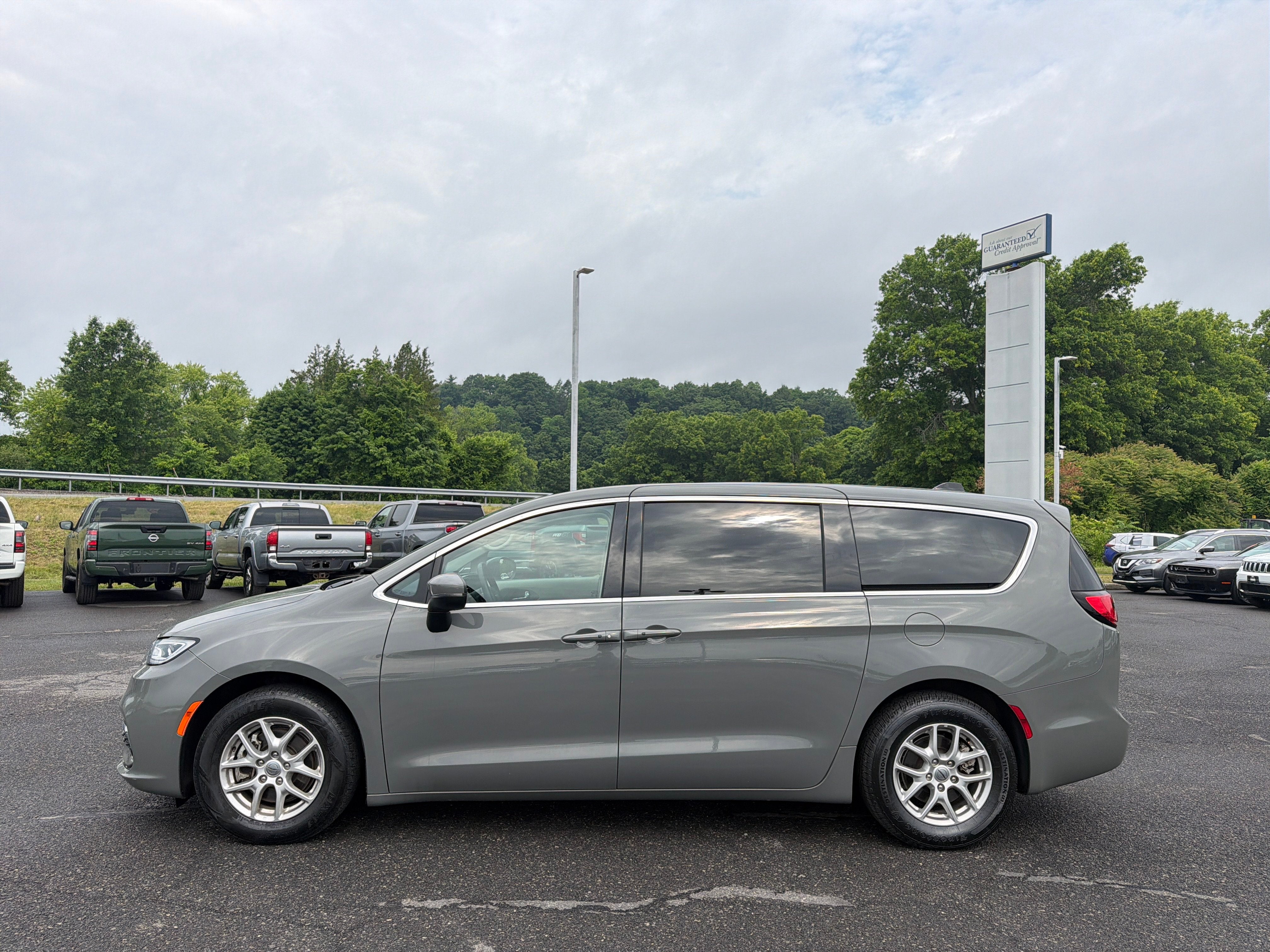 2023 Chrysler Pacifica Touring L