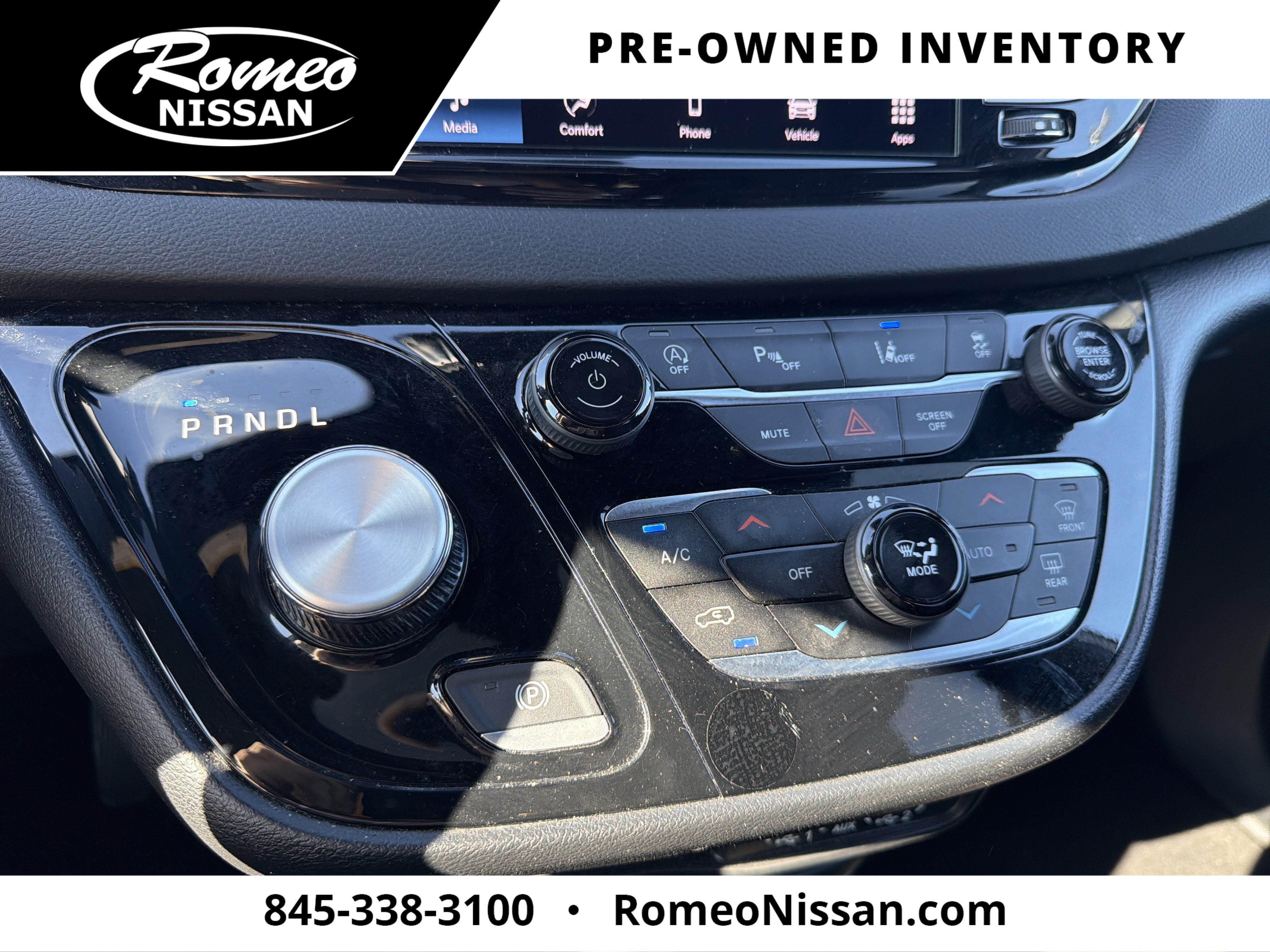 2025 Chrysler Pacifica Select