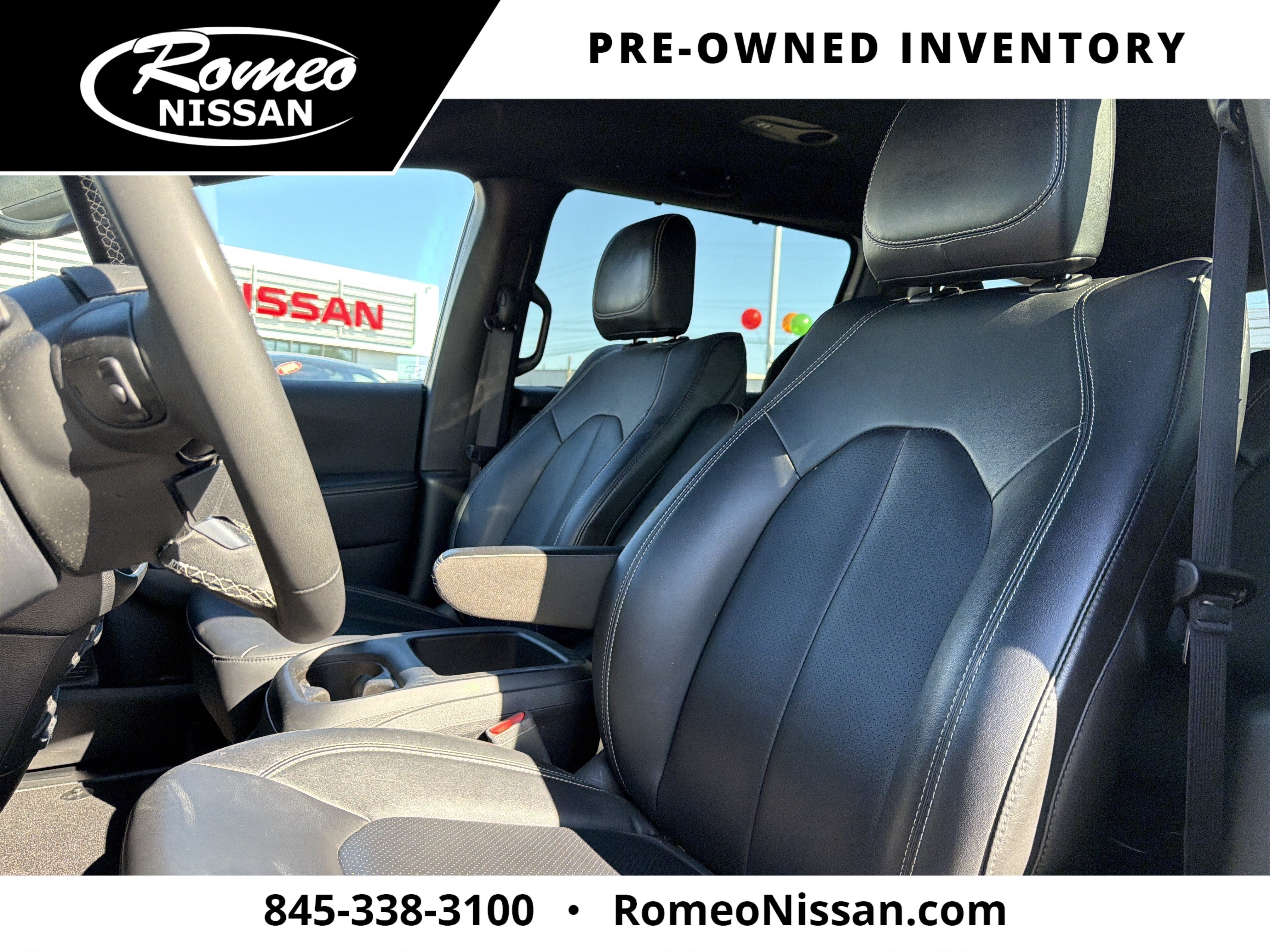 2025 Chrysler Pacifica Select