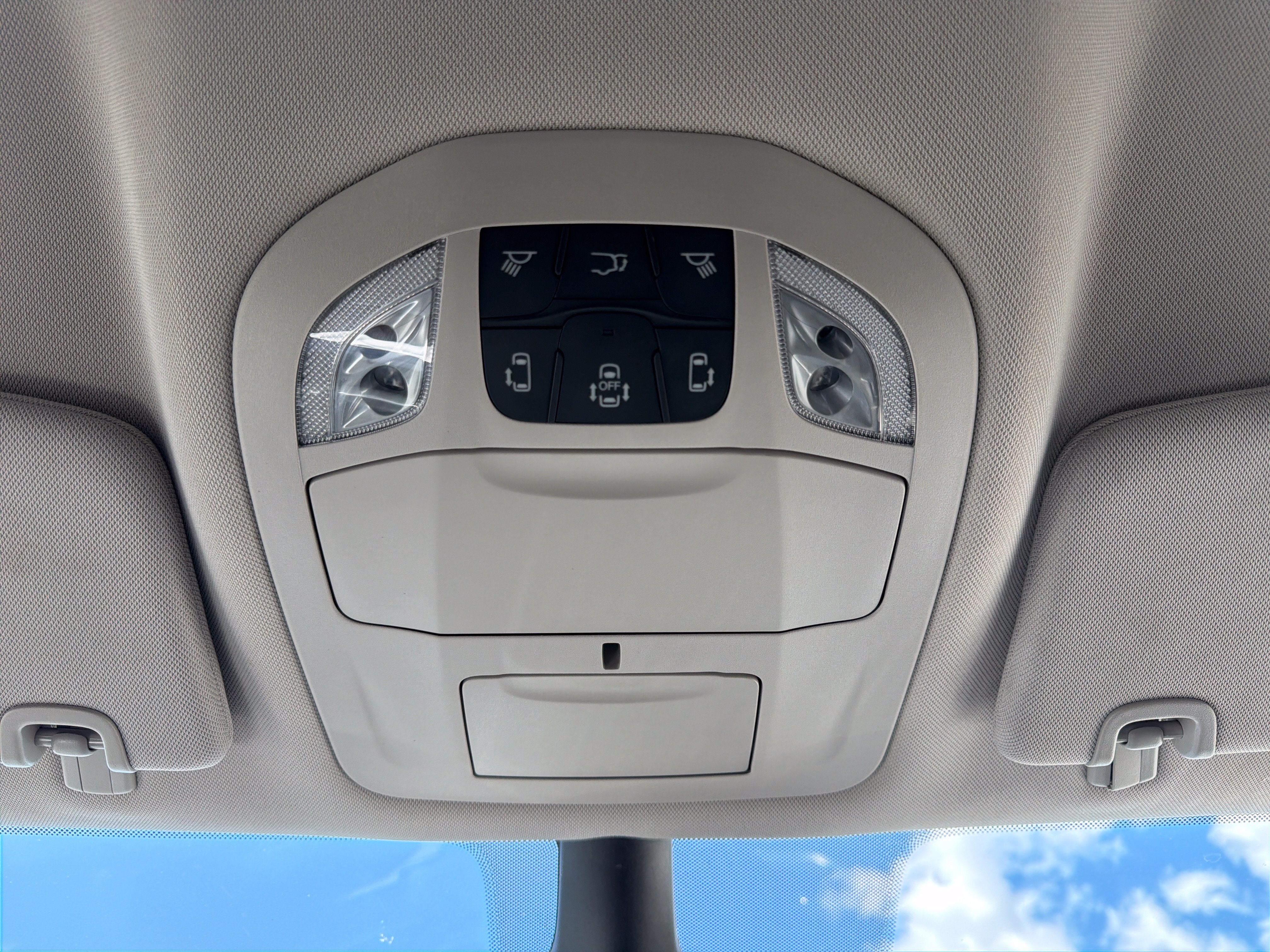 2024 Chrysler Voyager LX