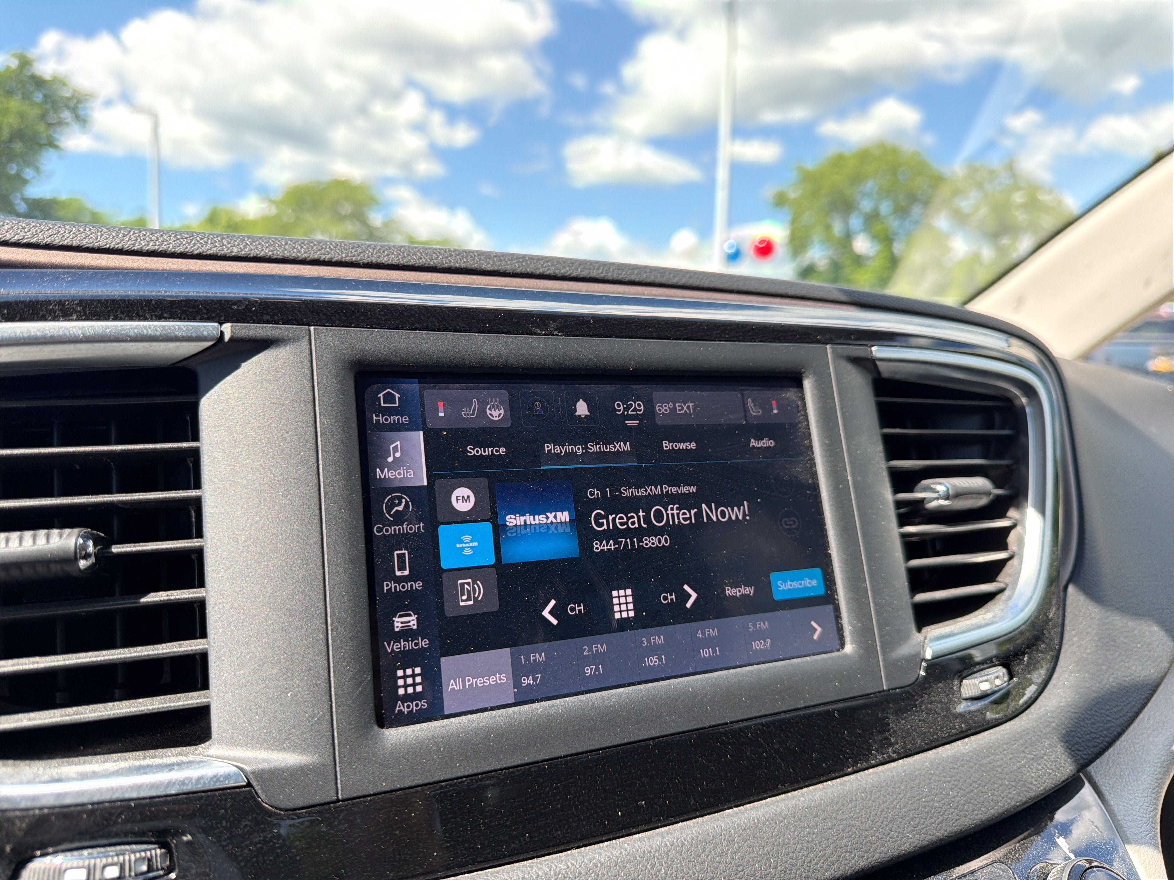 2024 Chrysler Voyager LX