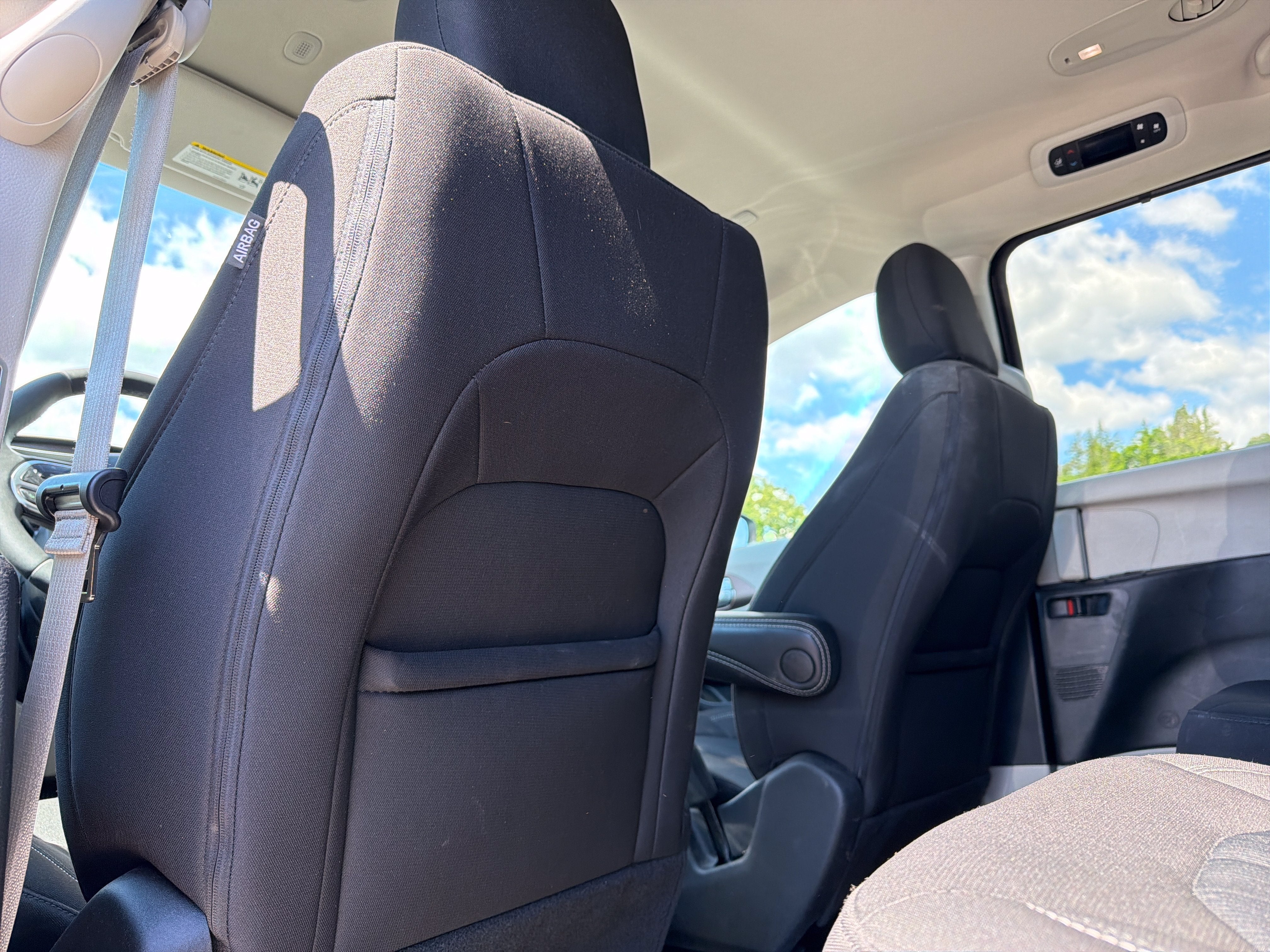 2024 Chrysler Voyager LX