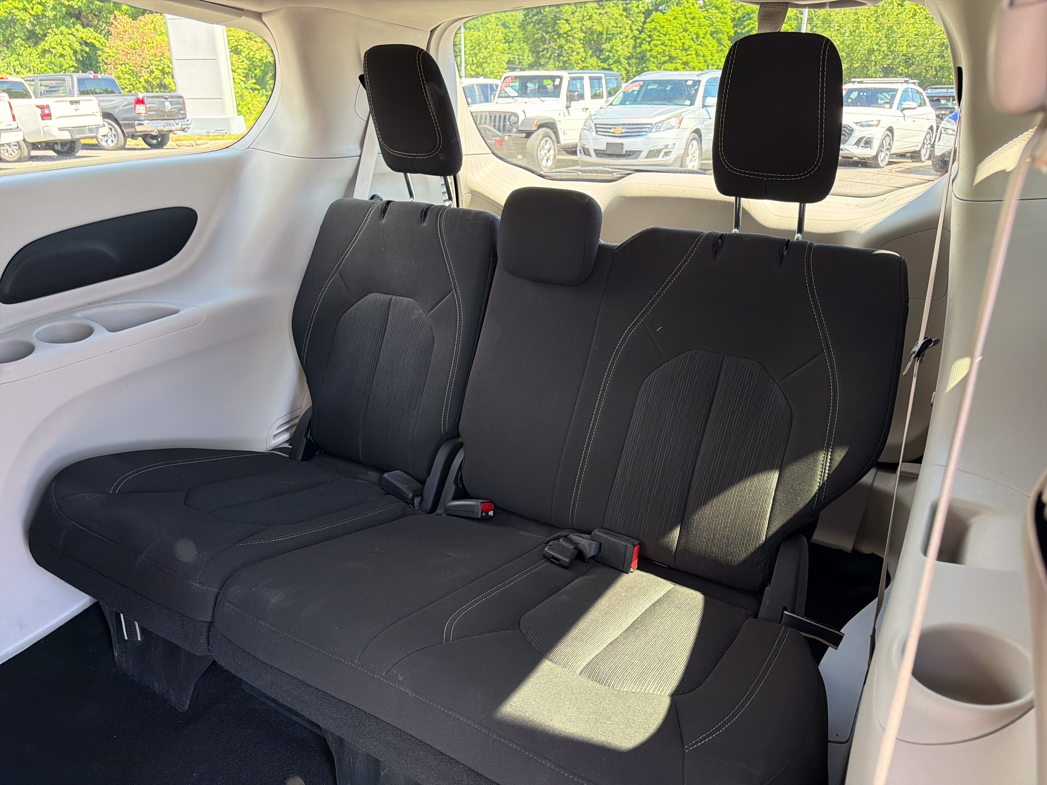 2024 Chrysler Voyager LX