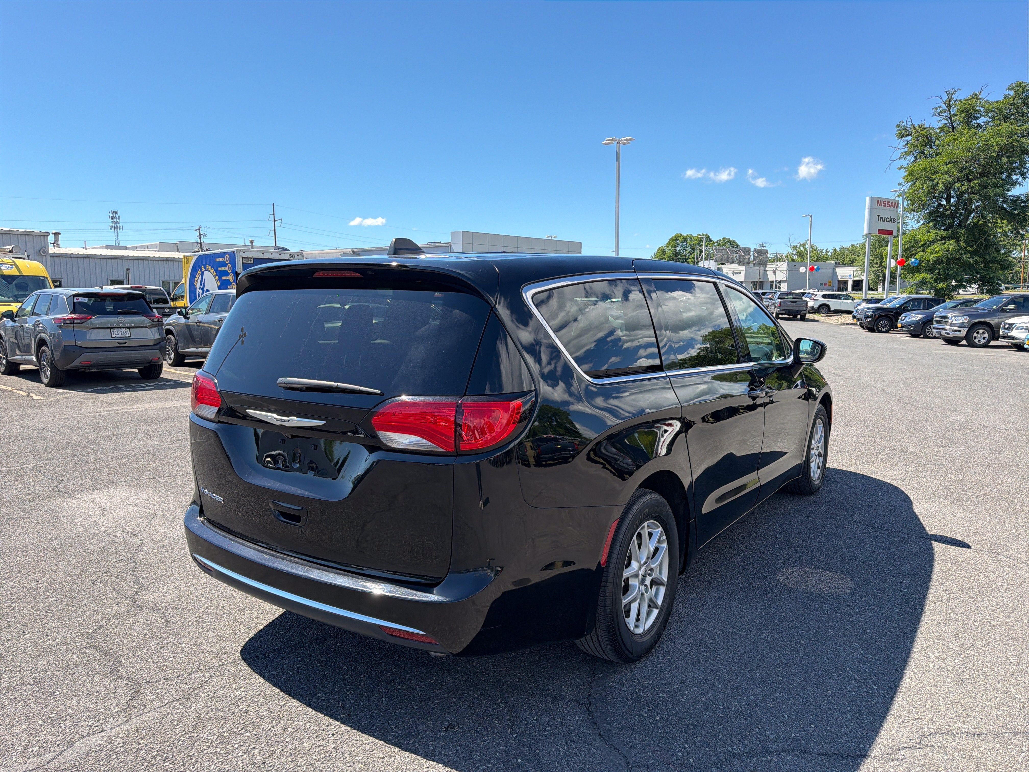 2024 Chrysler Voyager LX