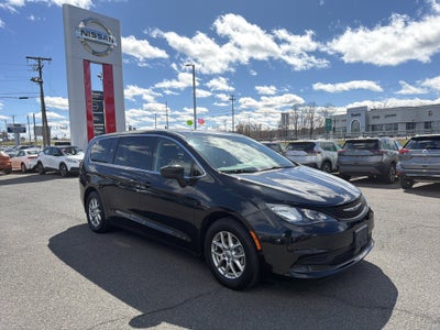 2022 Chrysler Voyager LX
