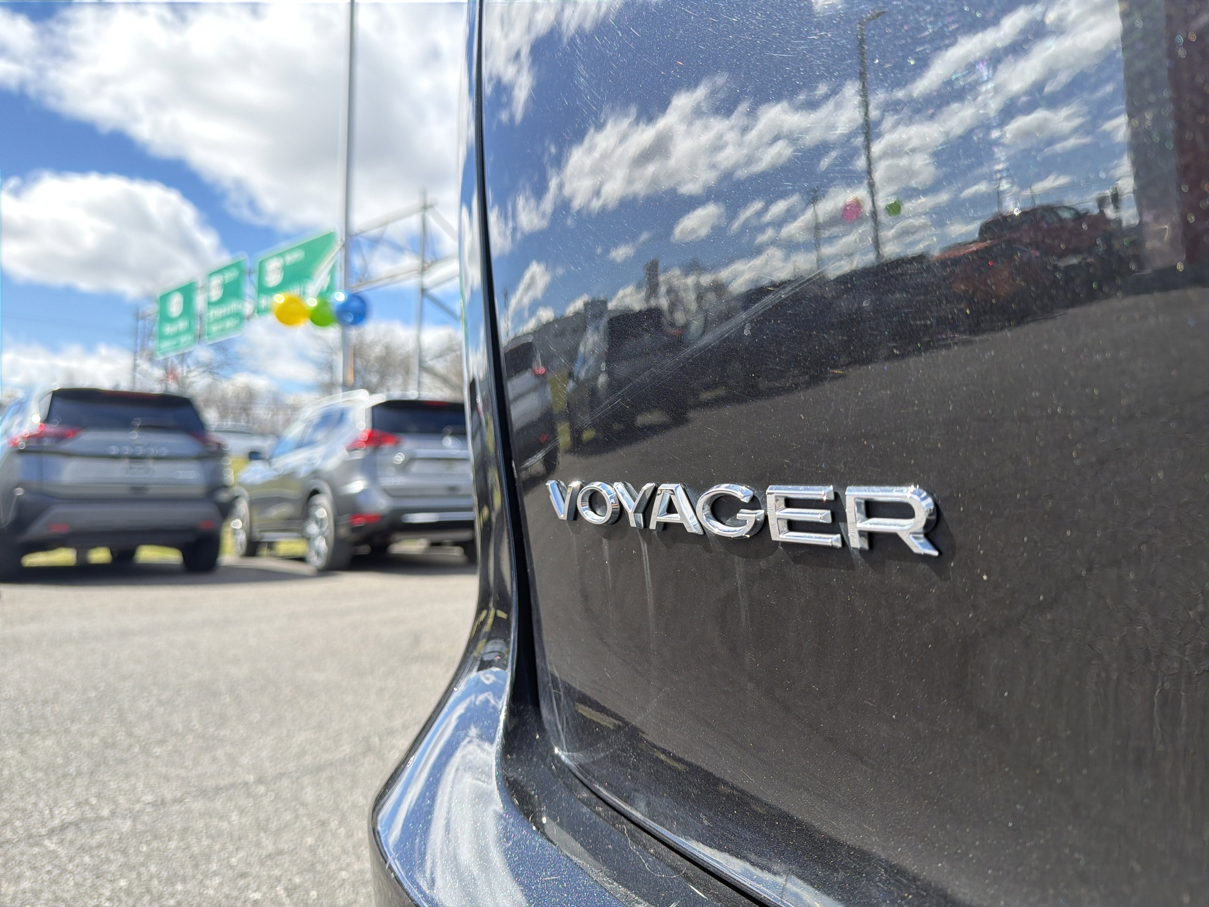 2022 Chrysler Voyager LX