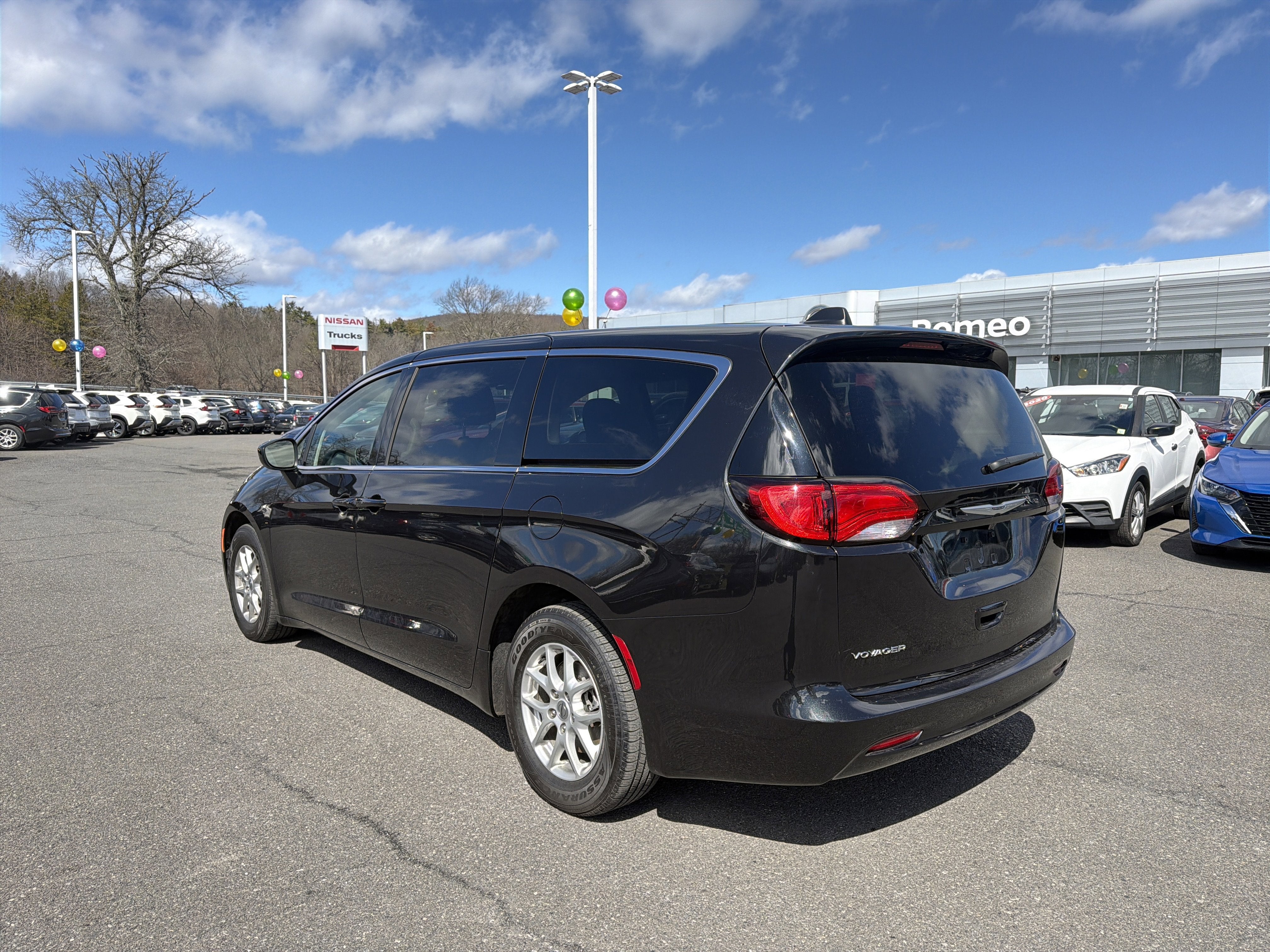 2022 Chrysler Voyager LX