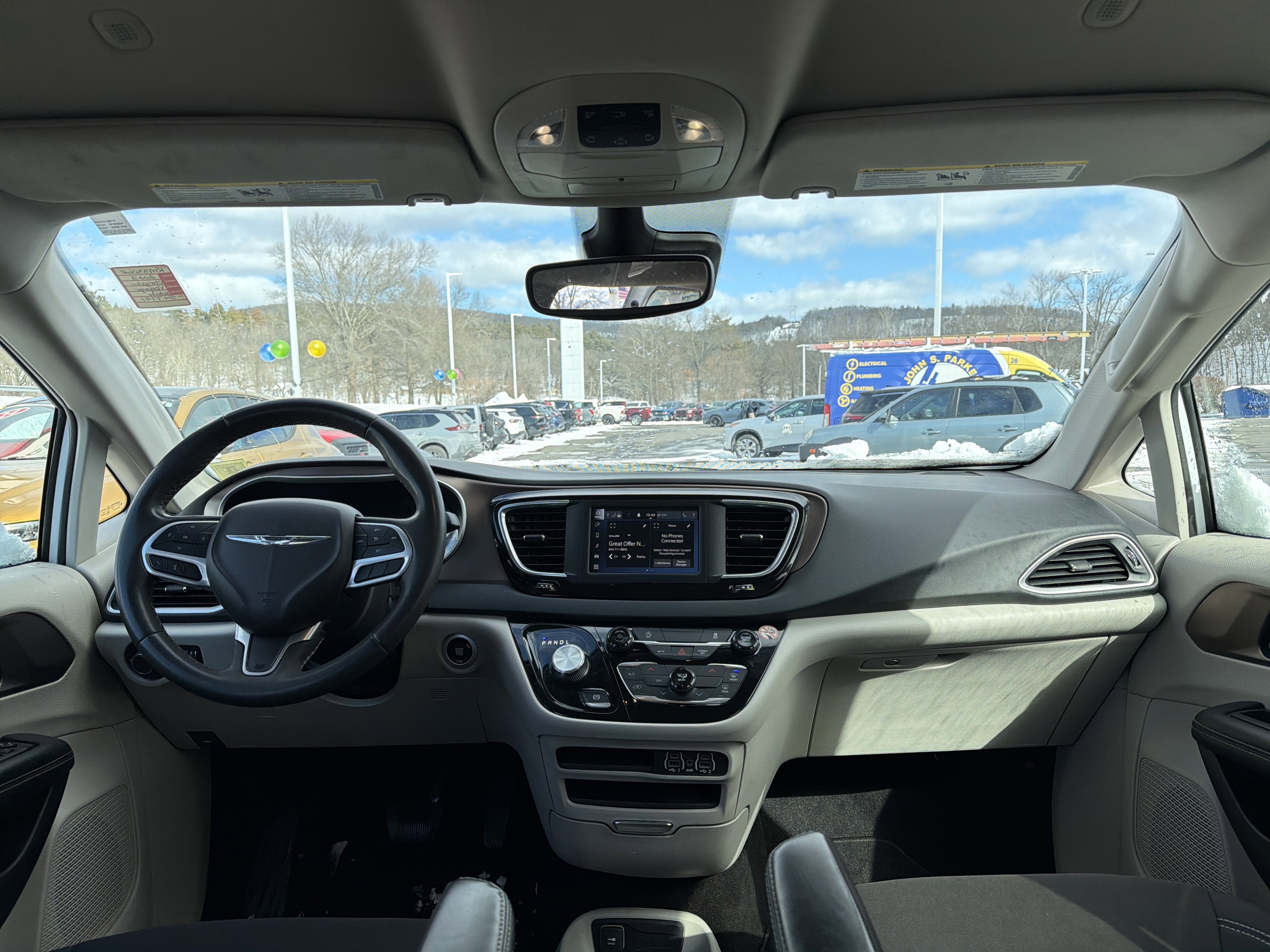 2023 Chrysler Voyager LX