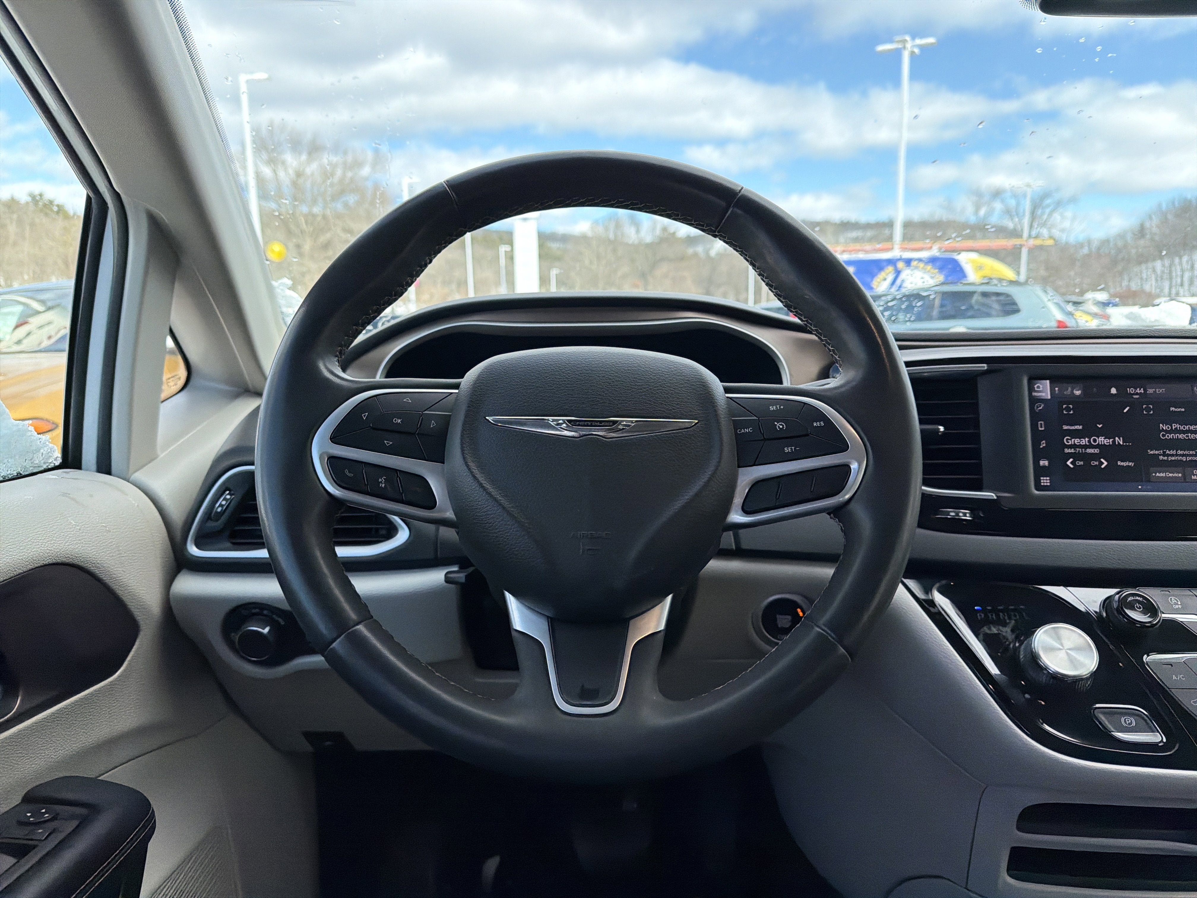 2023 Chrysler Voyager LX