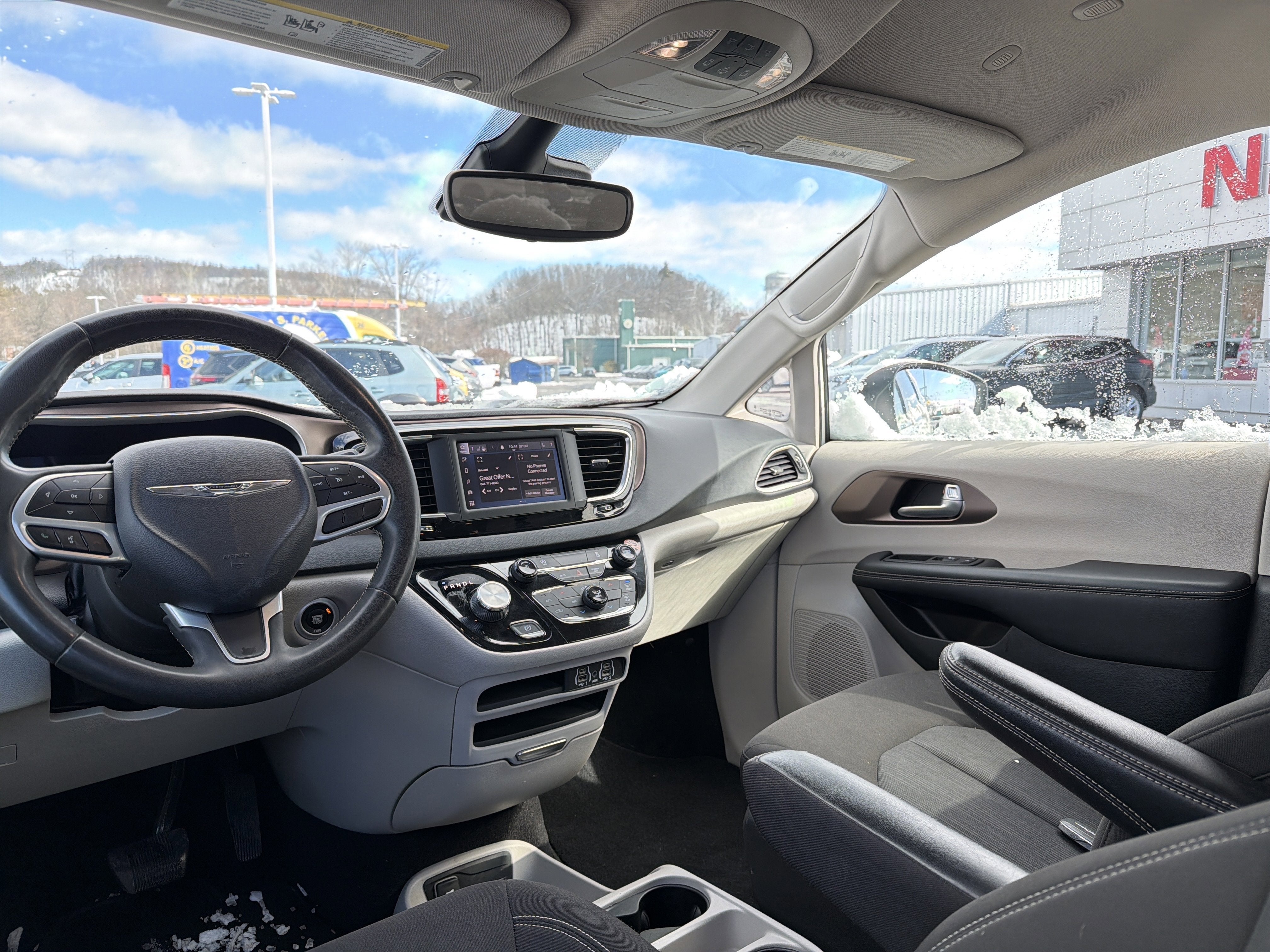 2023 Chrysler Voyager LX