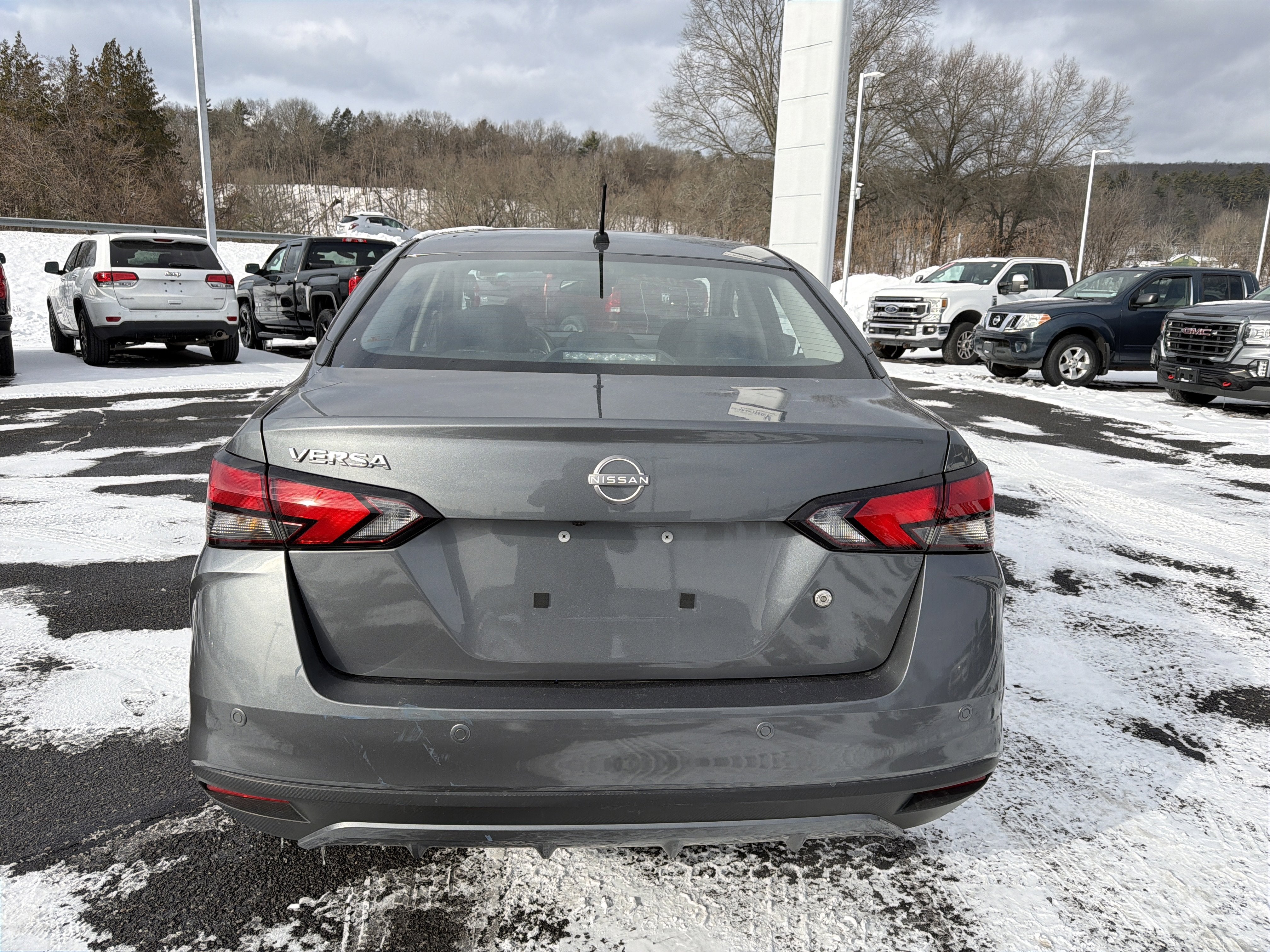 2024 Nissan Versa 1.6 S