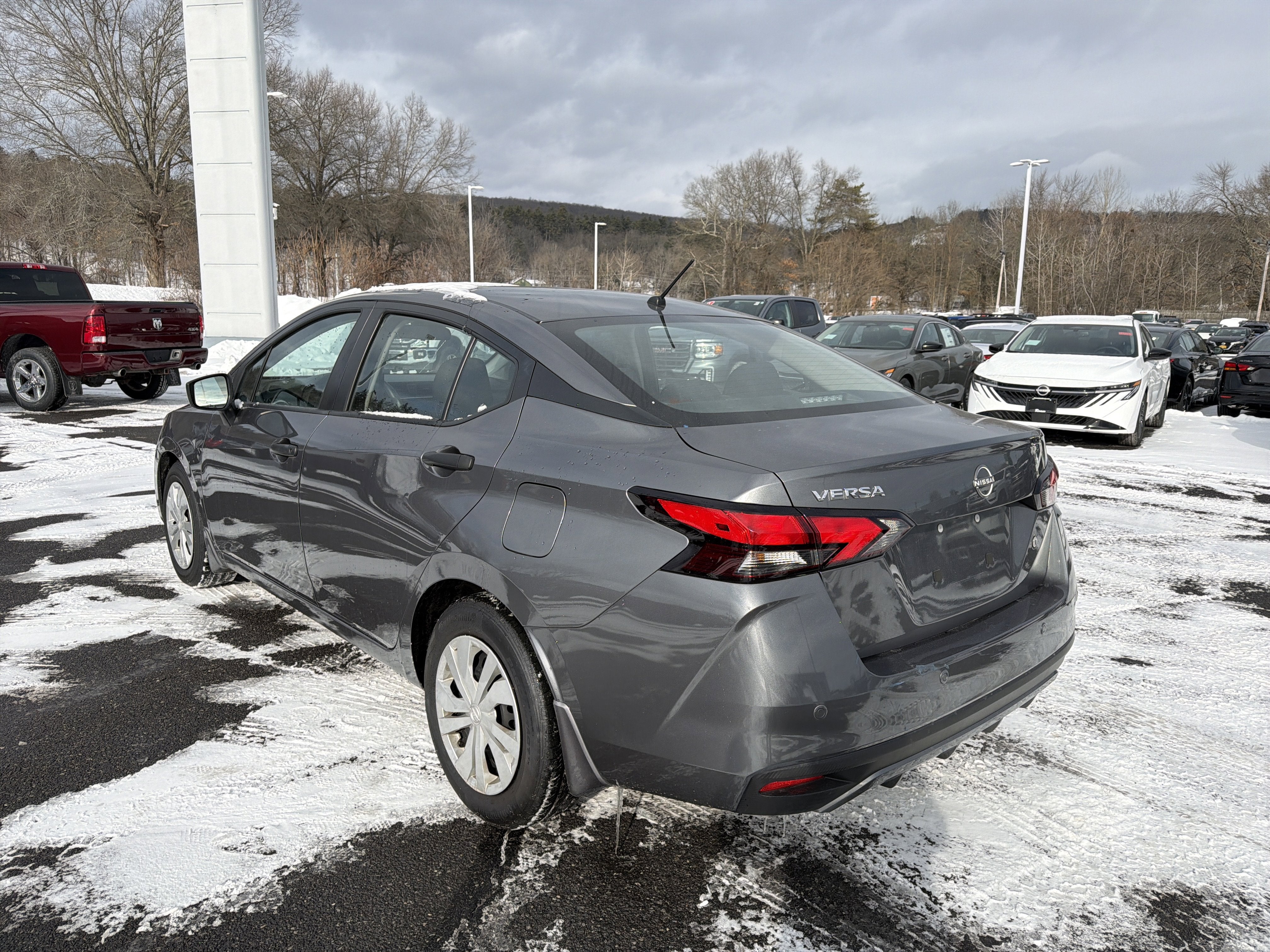 2024 Nissan Versa 1.6 S