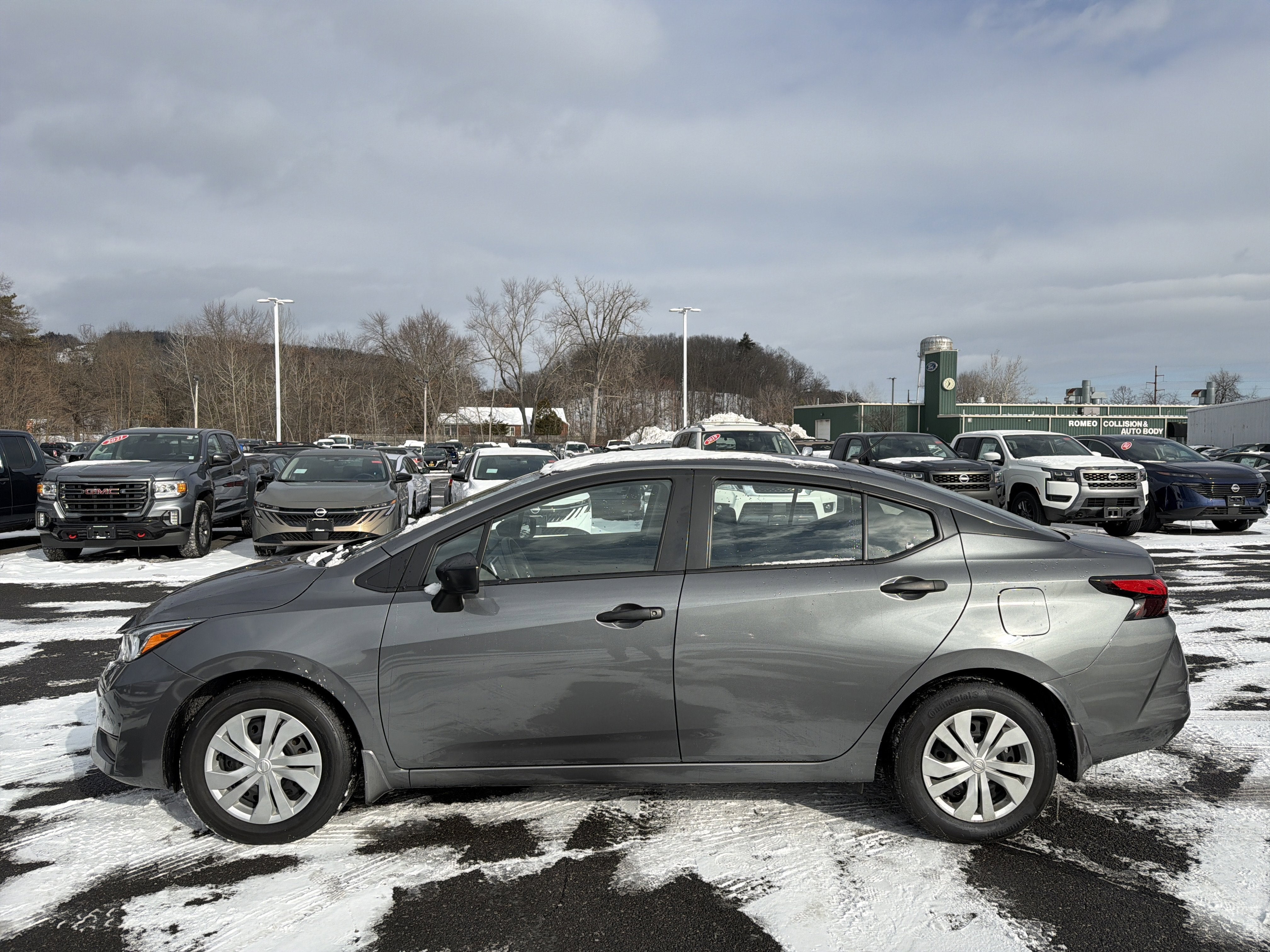 2024 Nissan Versa 1.6 S