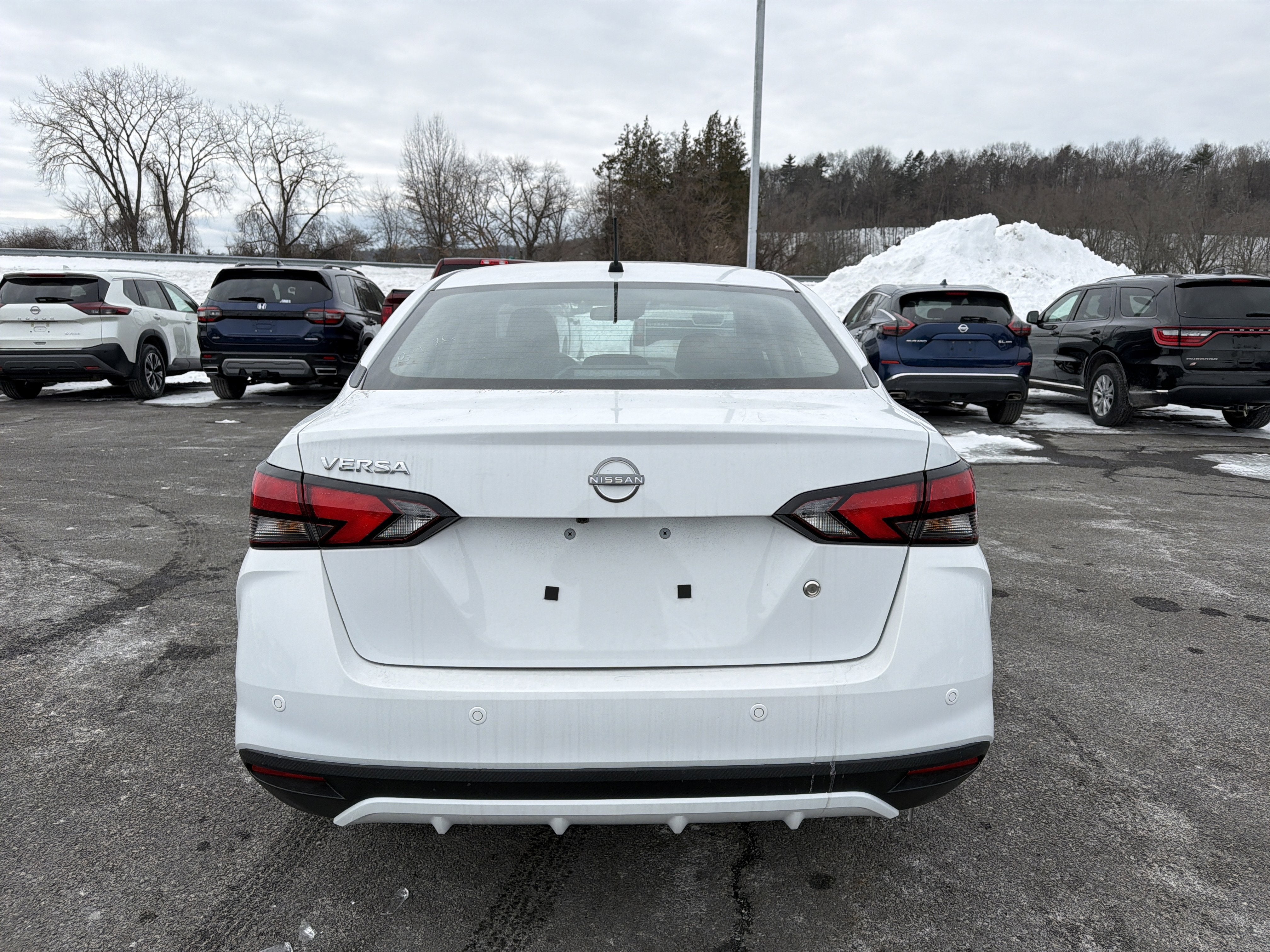 2025 Nissan Versa 1.6 S