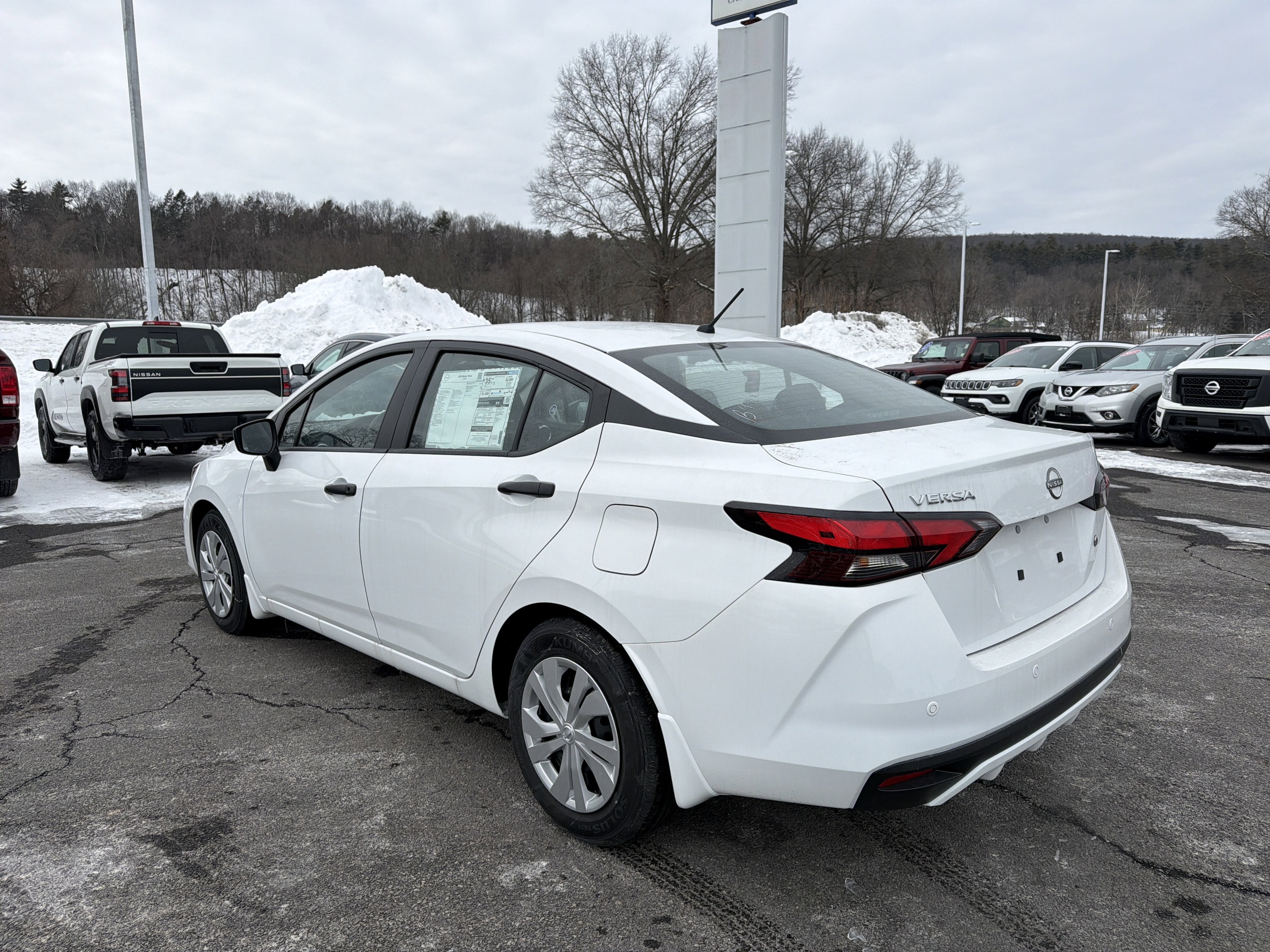 2025 Nissan Versa 1.6 S