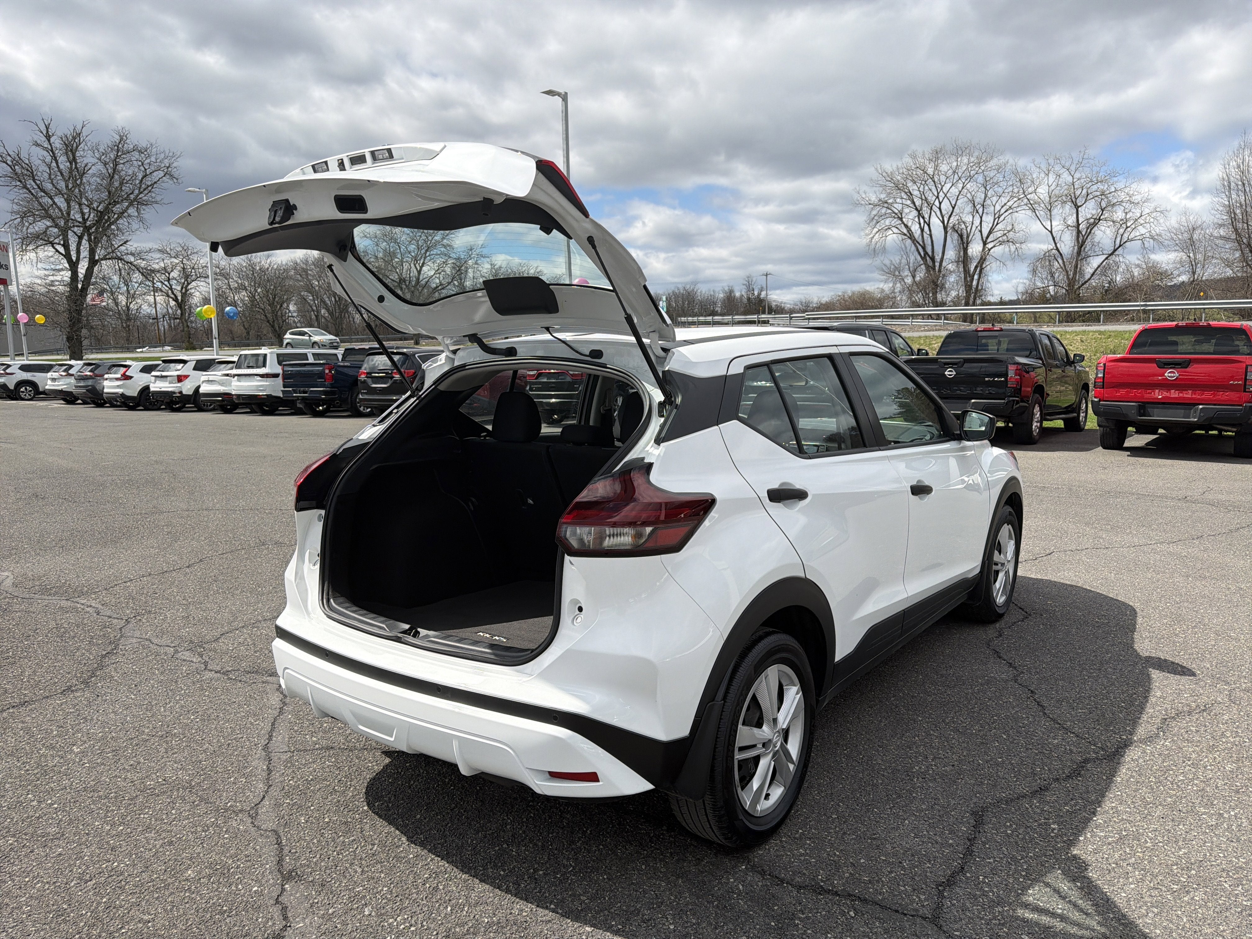 2023 Nissan Kicks S