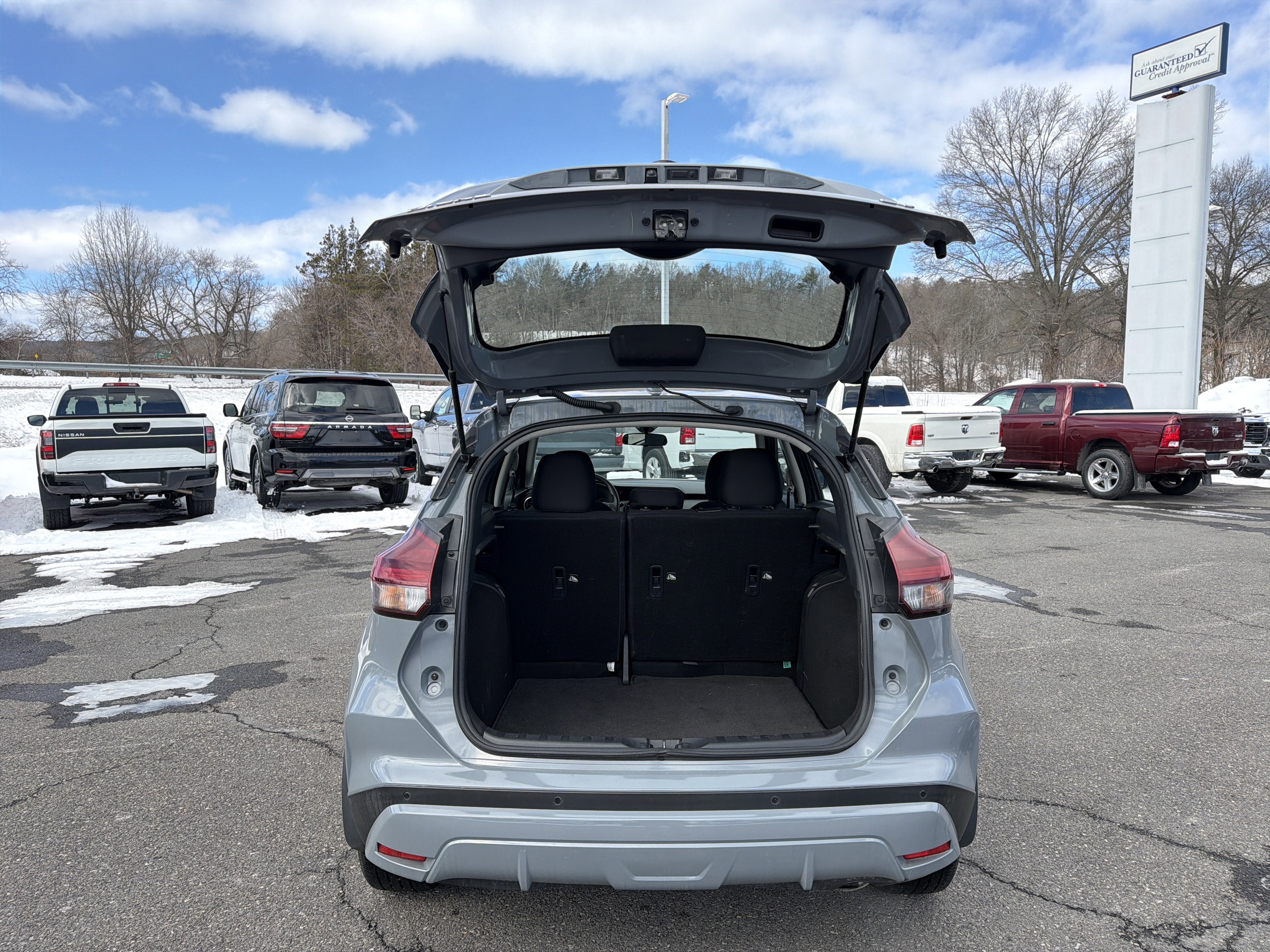 2023 Nissan Kicks SV