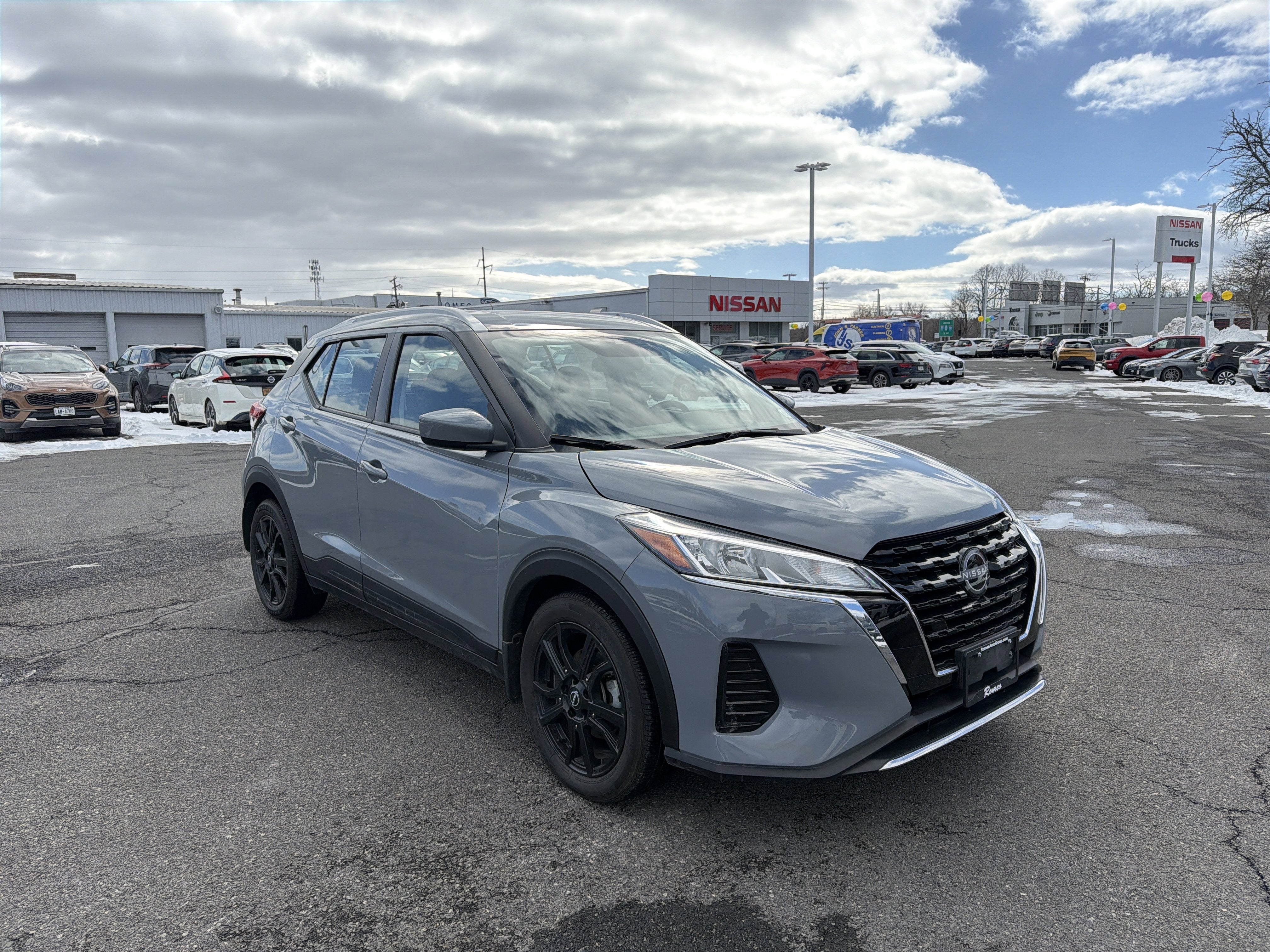 2023 Nissan Kicks SV