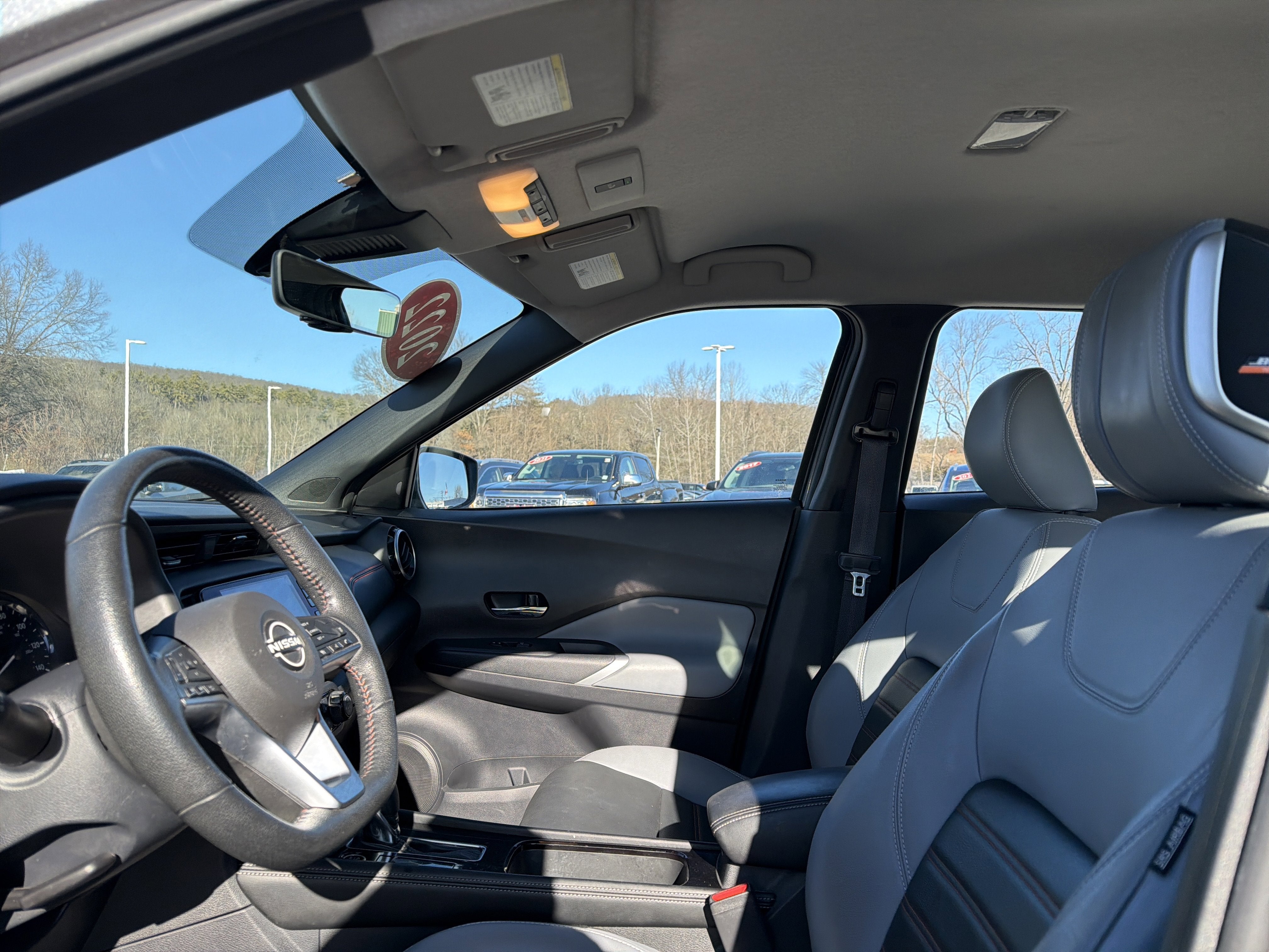 2022 Nissan Kicks SR