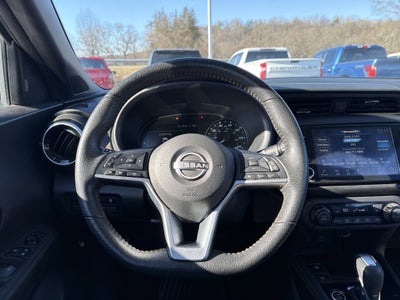 2022 Nissan Kicks SR