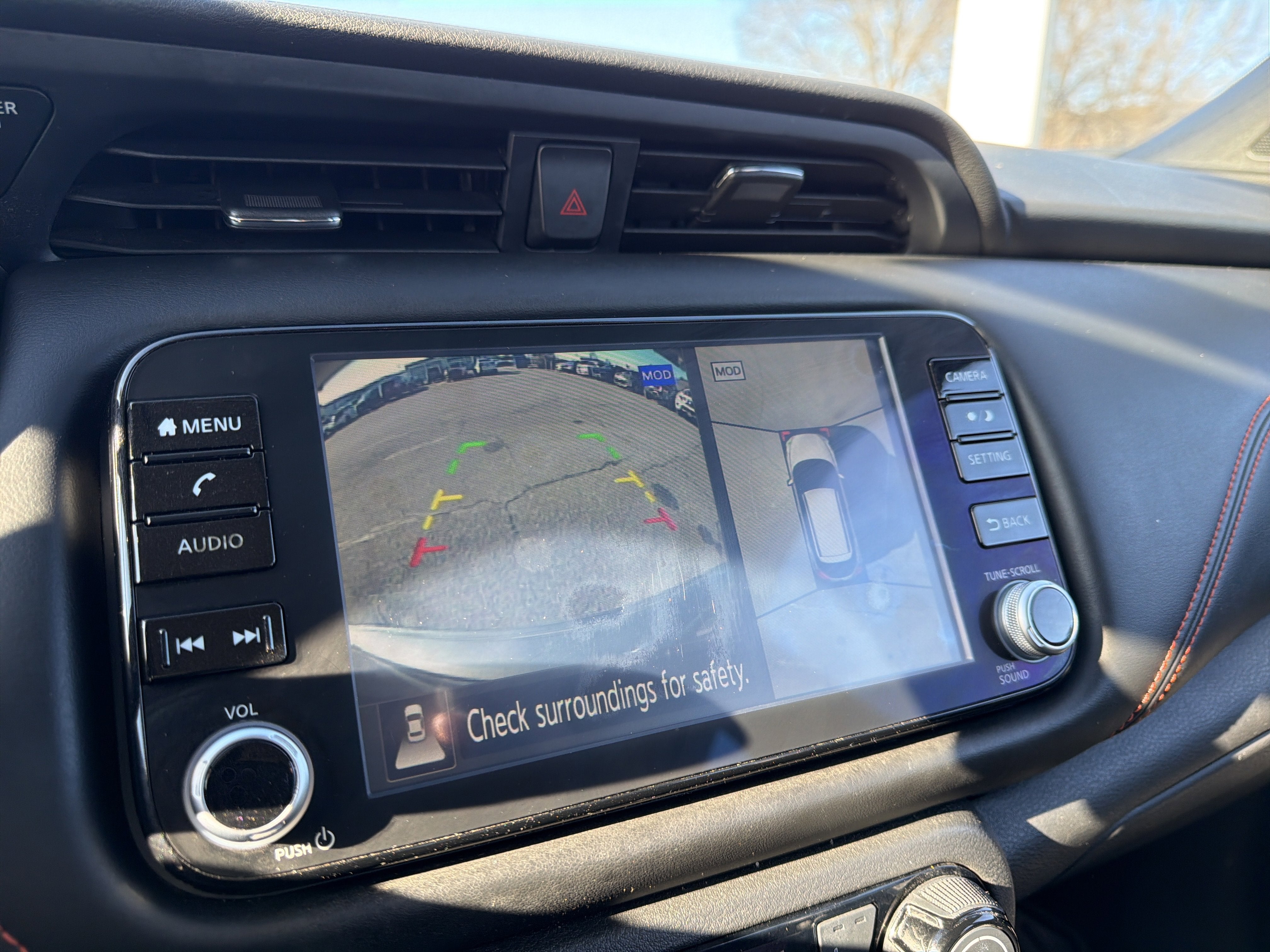 2022 Nissan Kicks SR