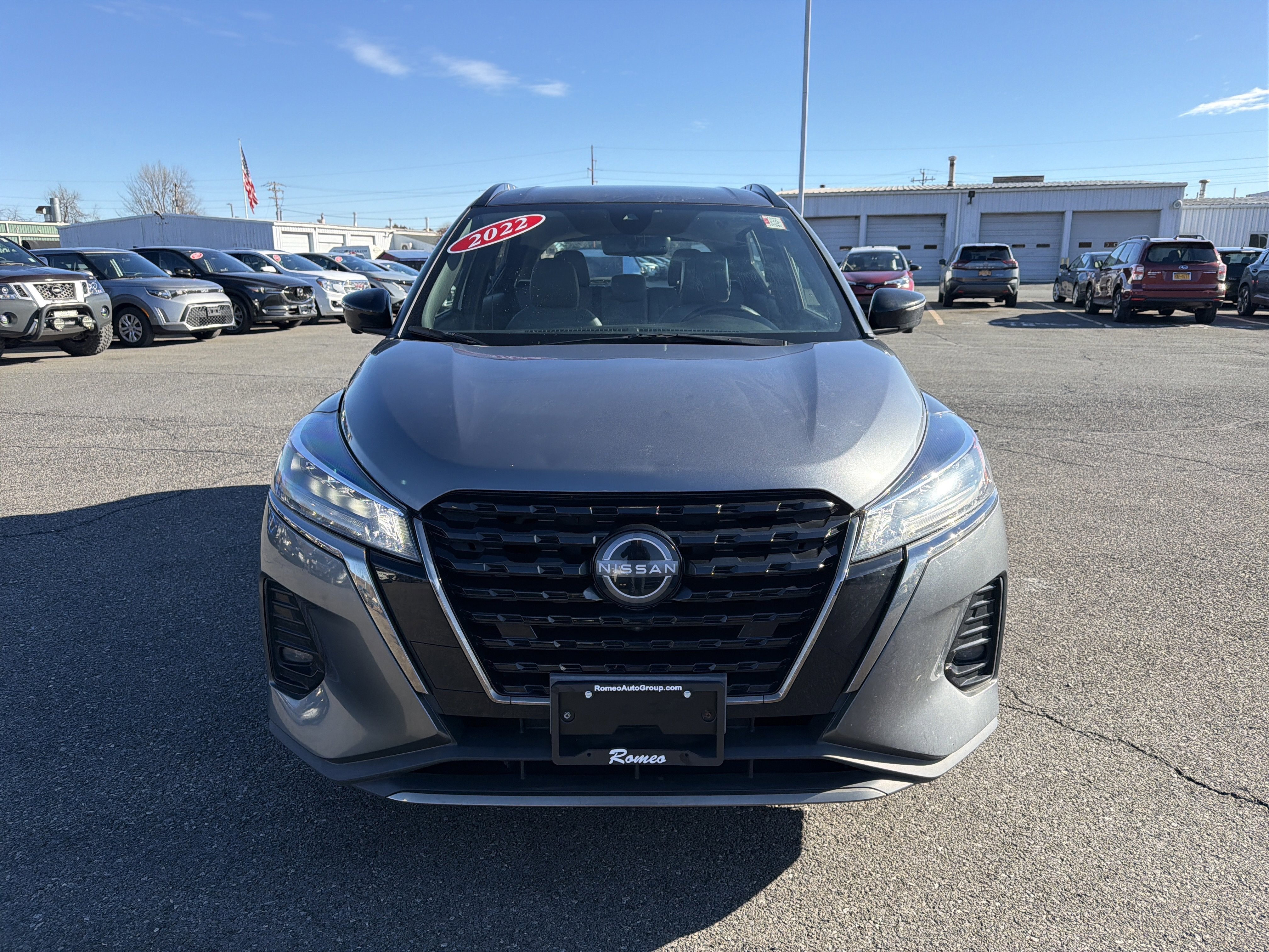 2022 Nissan Kicks SR