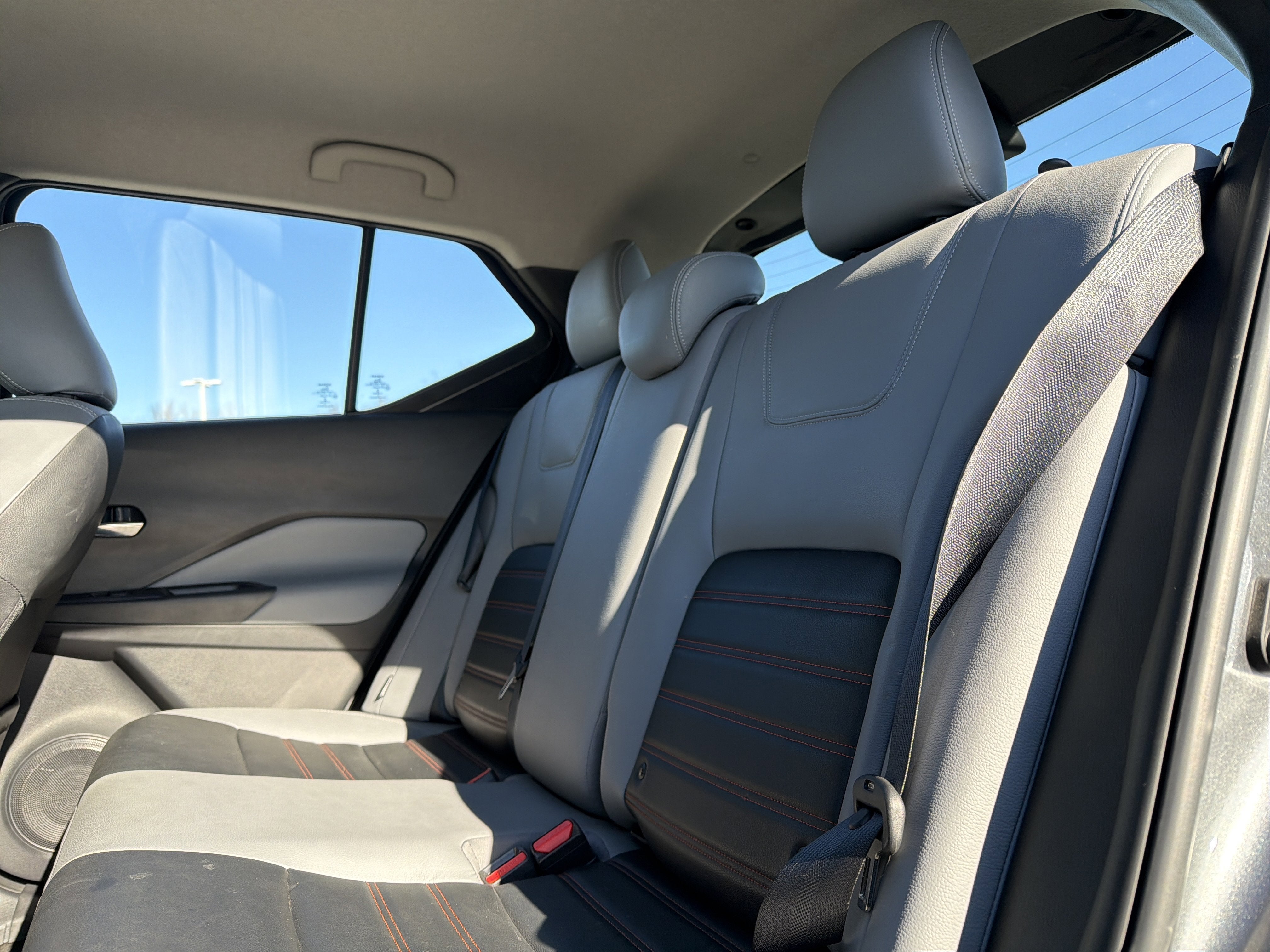 2022 Nissan Kicks SR