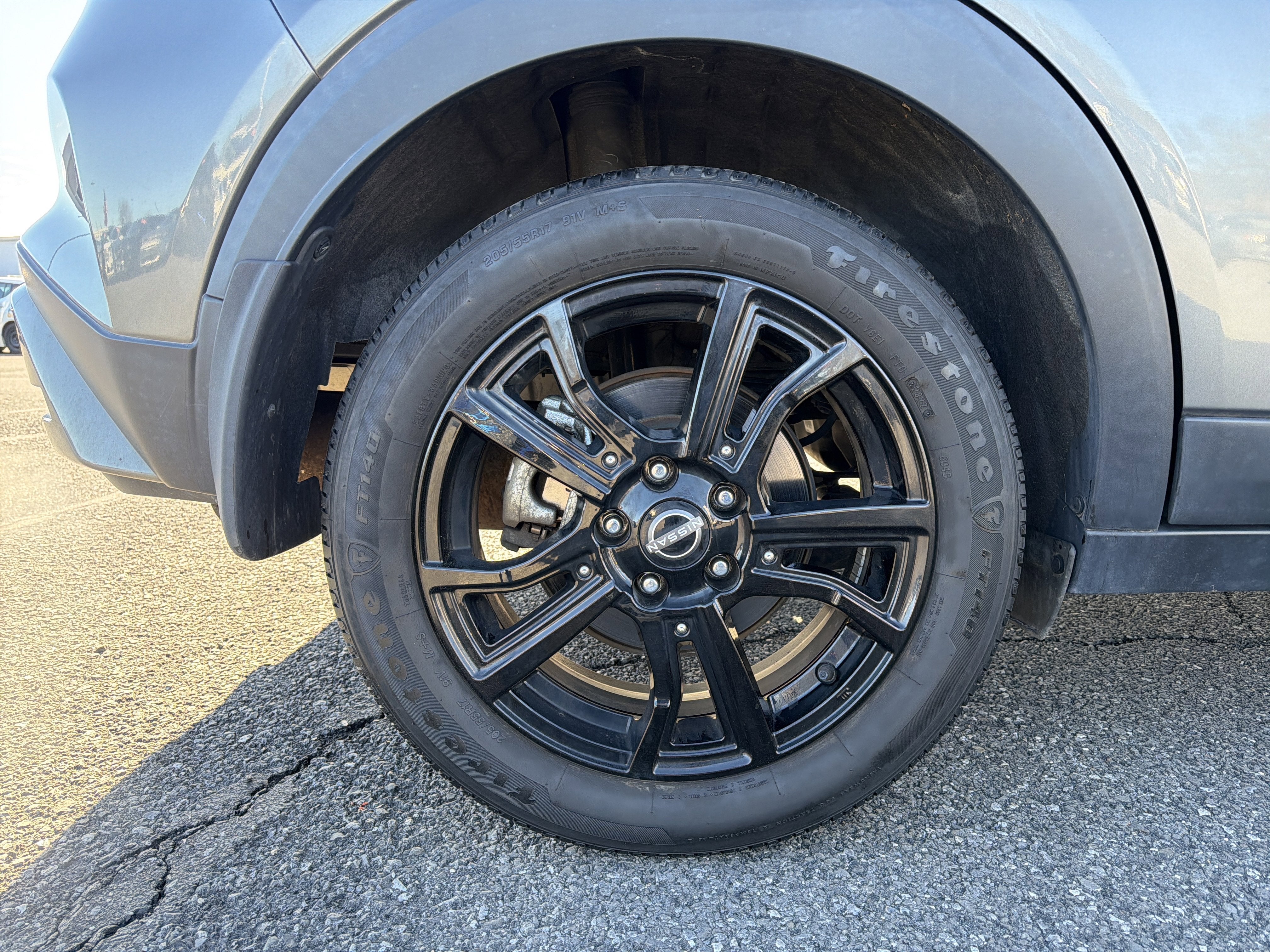 2022 Nissan Kicks SR