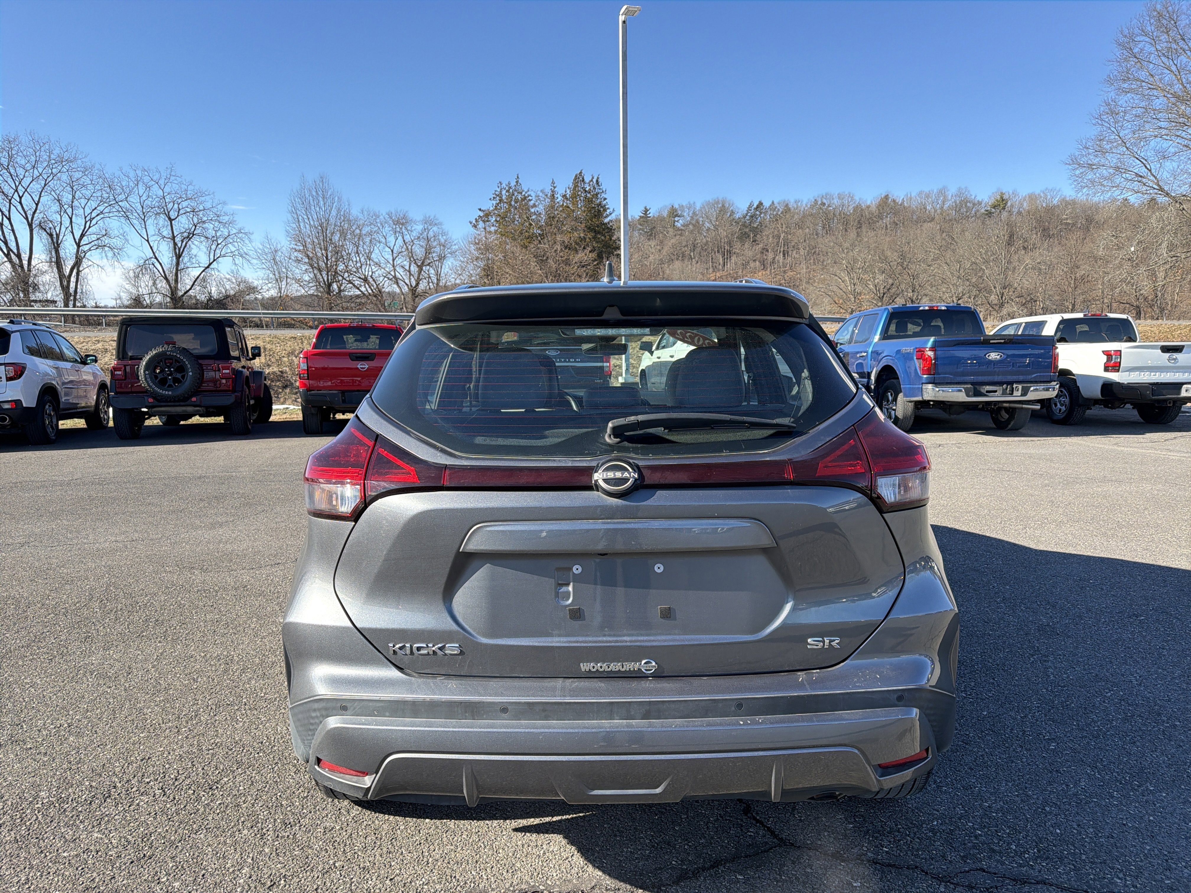 2022 Nissan Kicks SR