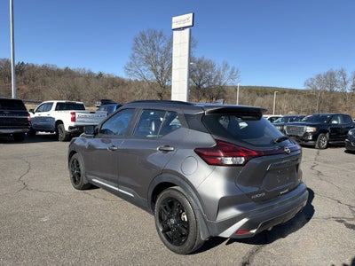 2022 Nissan Kicks SR