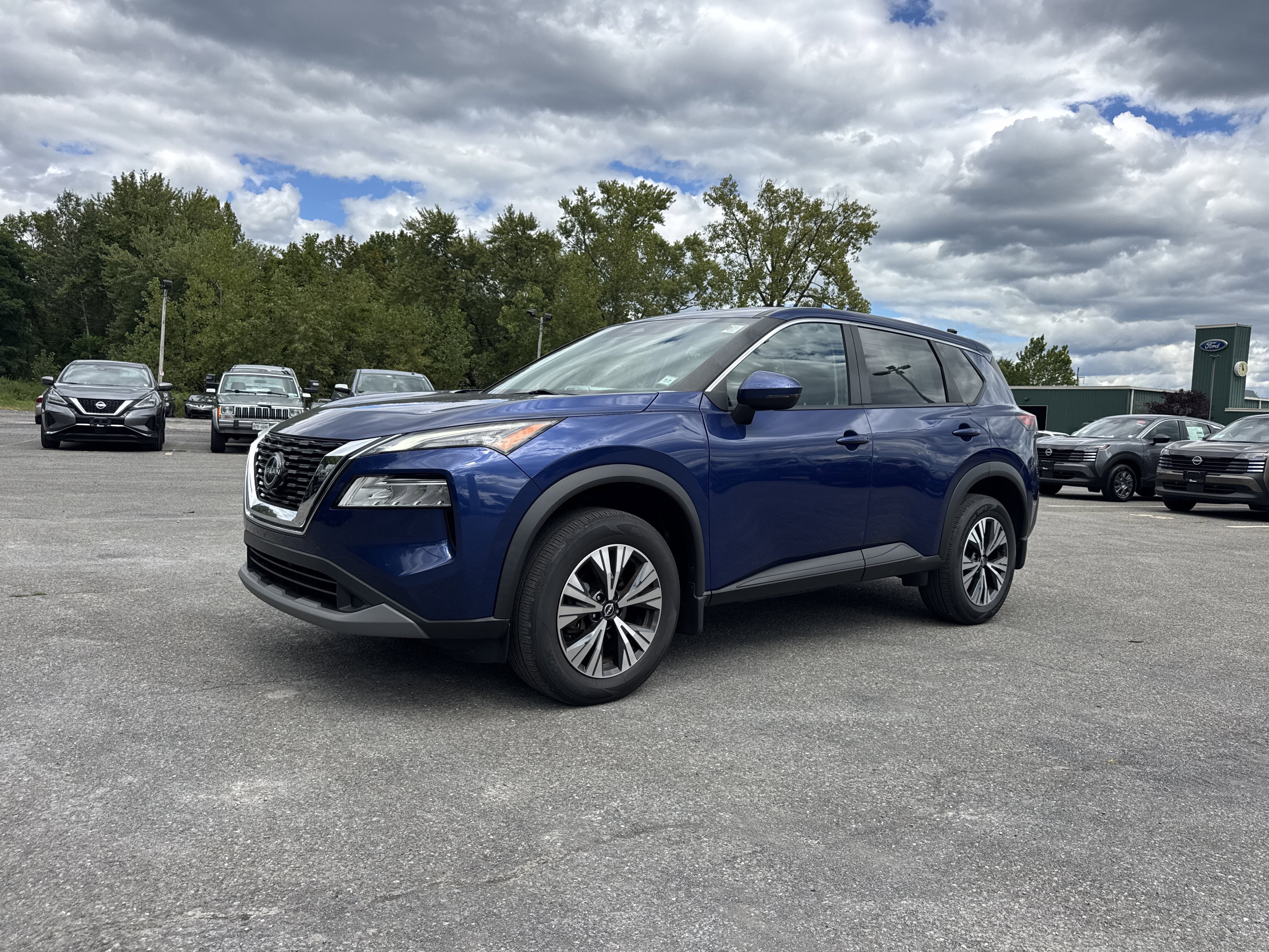 2022 Nissan Rogue SV