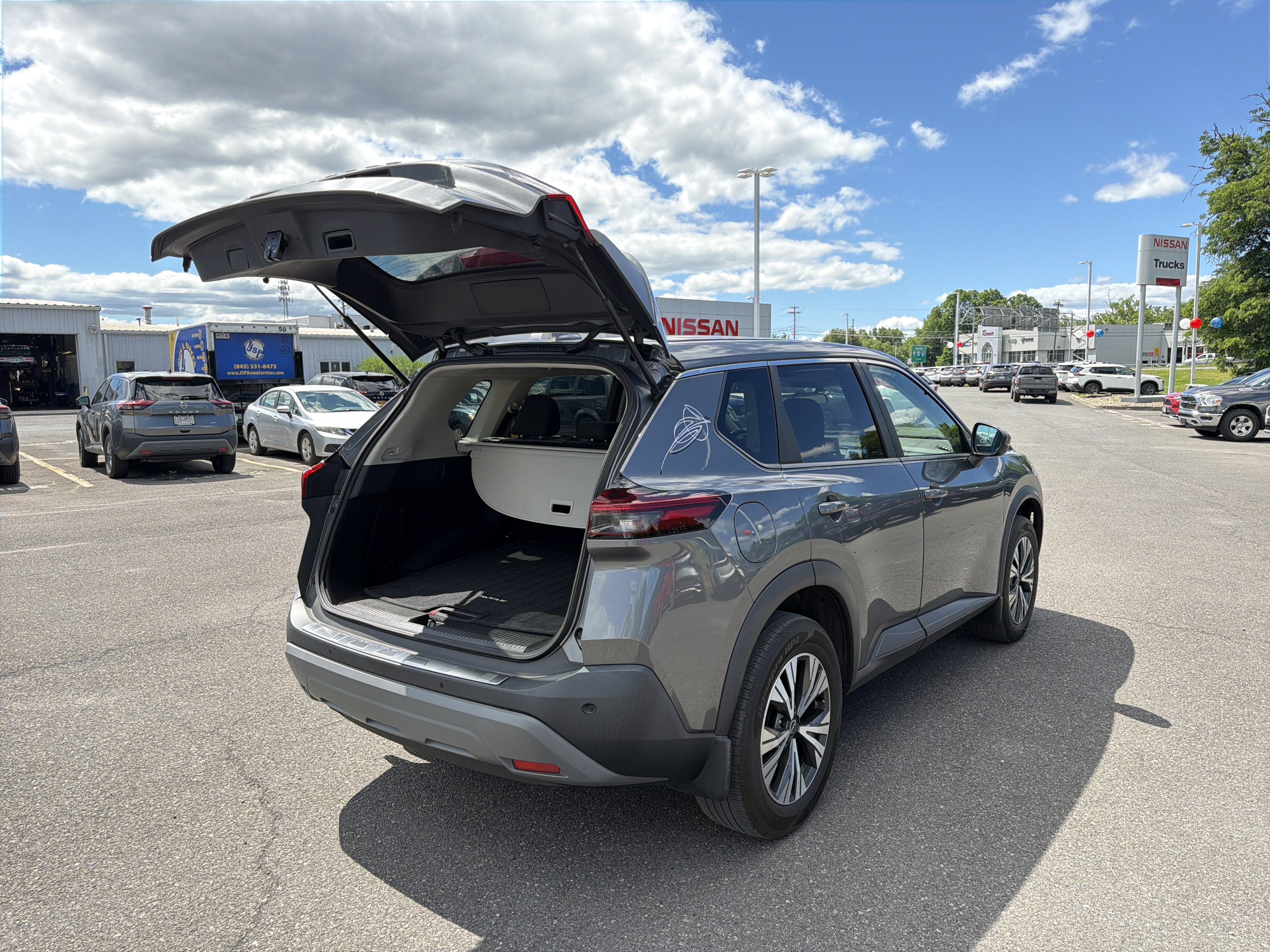 2022 Nissan Rogue SV