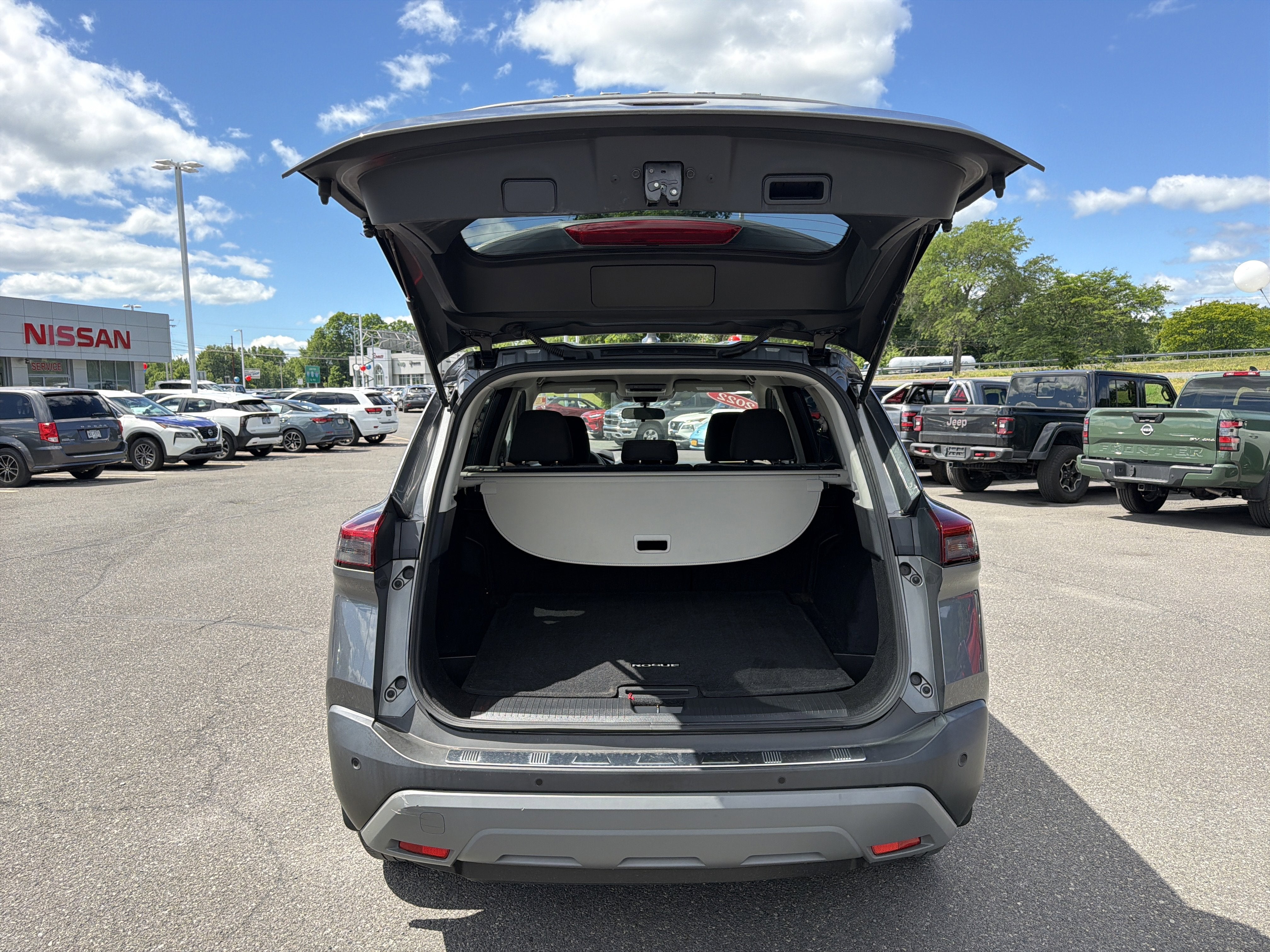 2022 Nissan Rogue SV