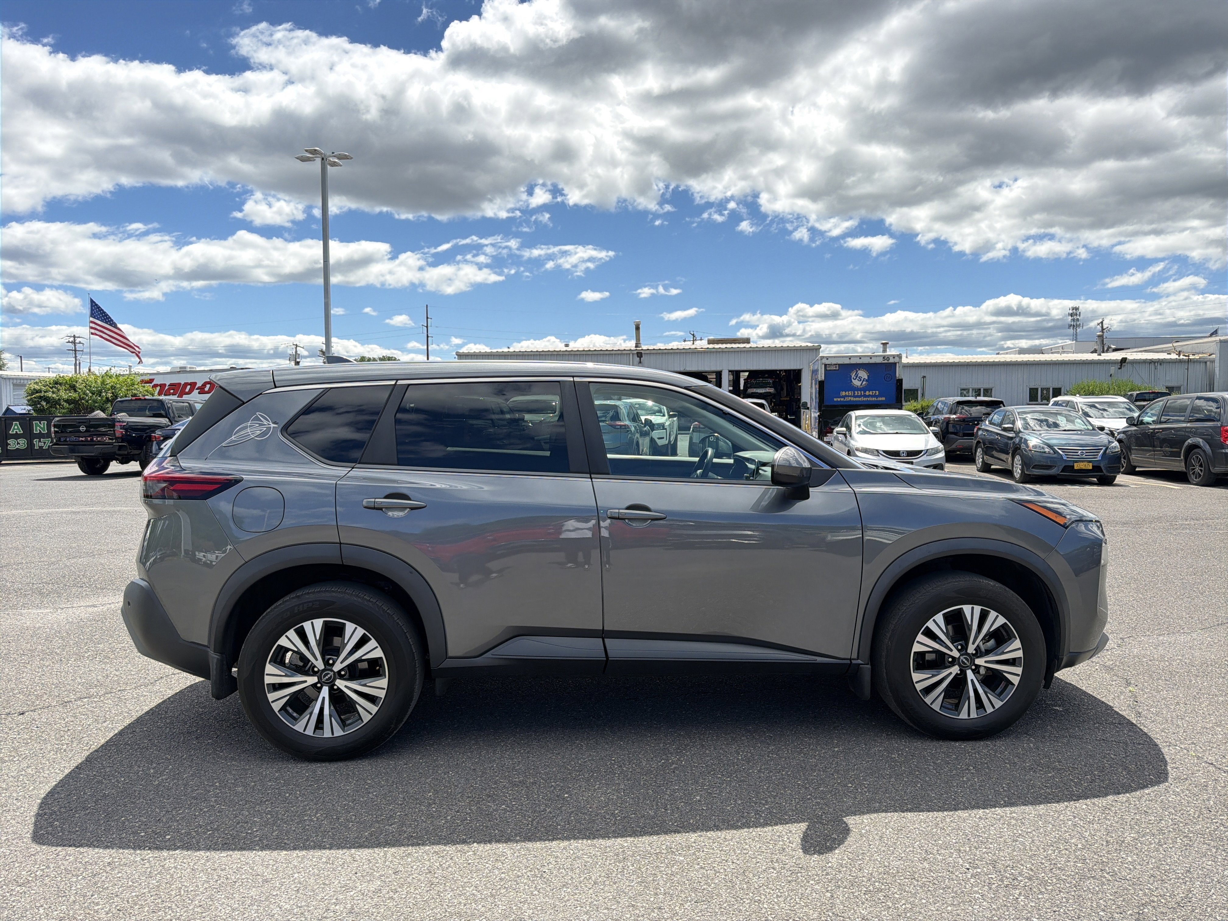 2022 Nissan Rogue SV